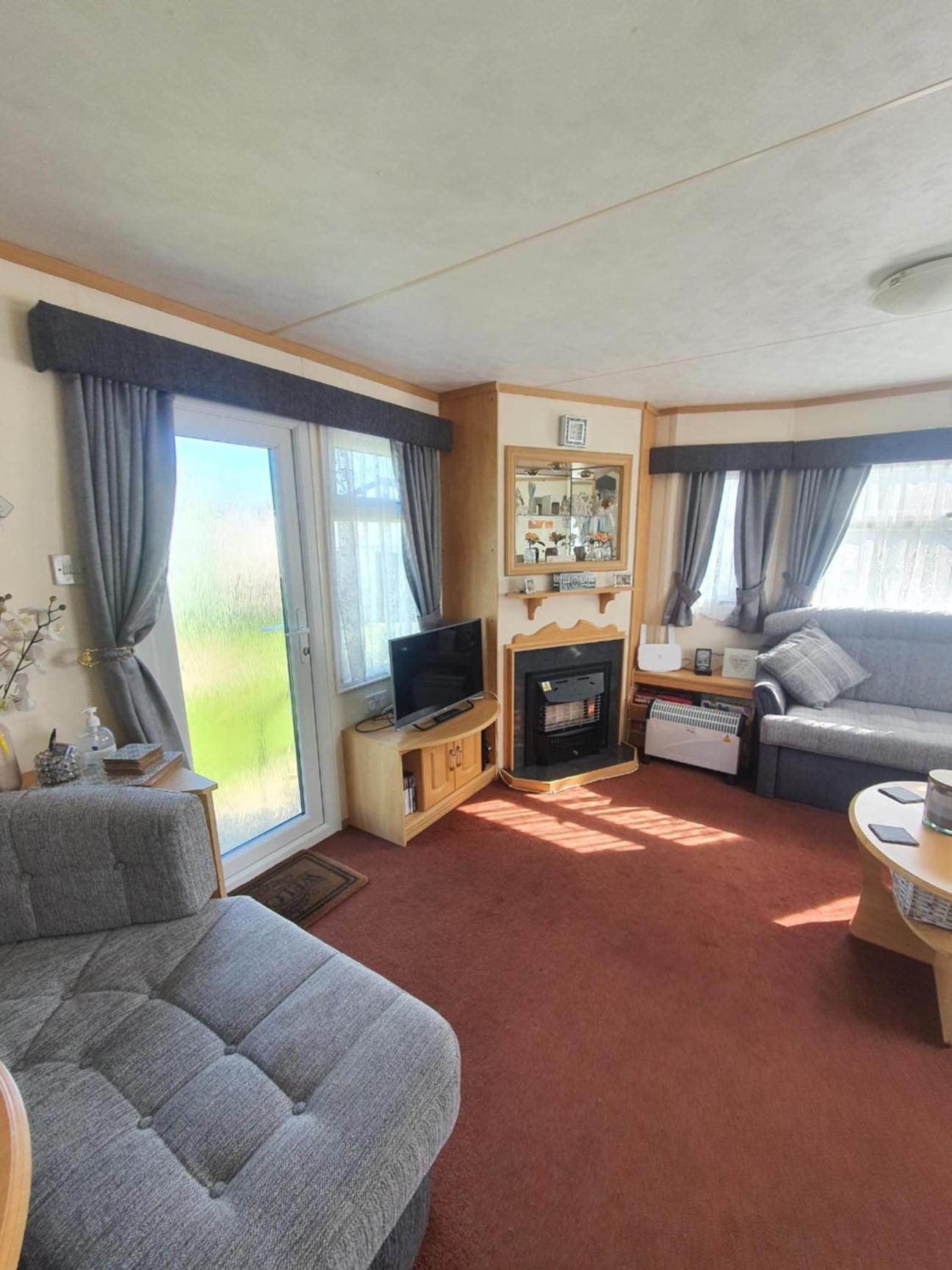 The Topaz Caravan HF12