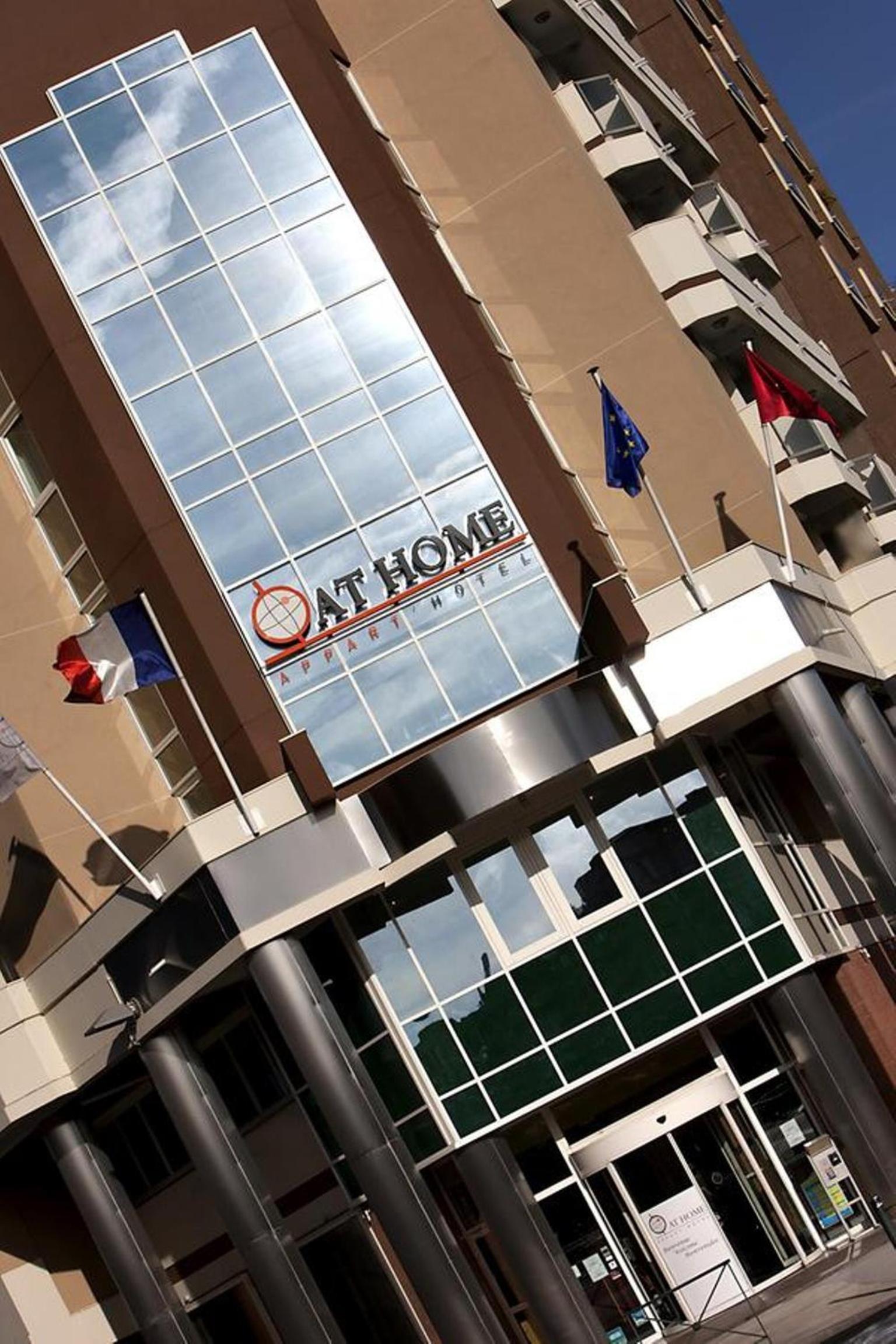 Hotel At Home Appart Hotel - Image 1