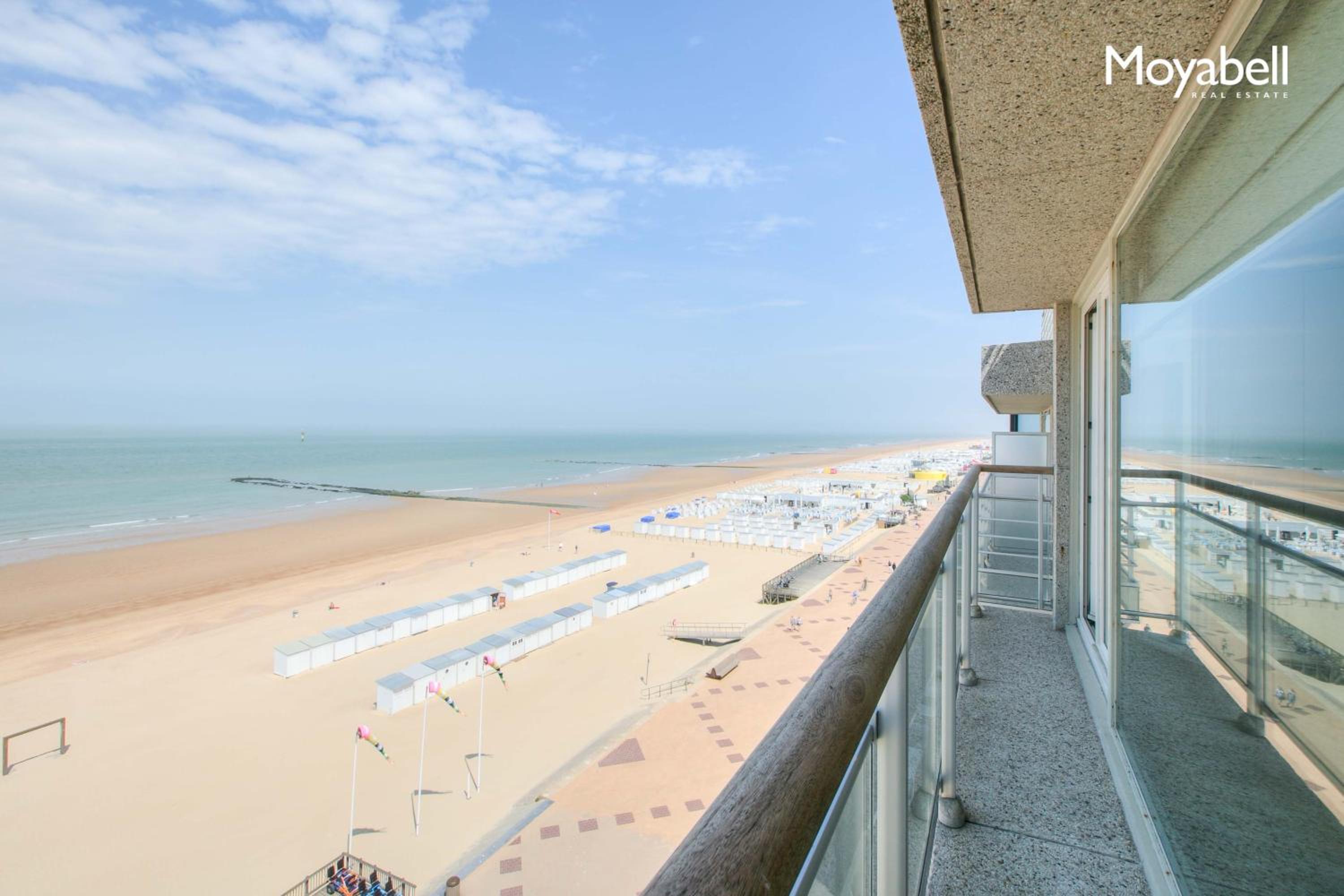 7e verdiep Appartement met zeezicht in Knokke voor max 6 personen view 2