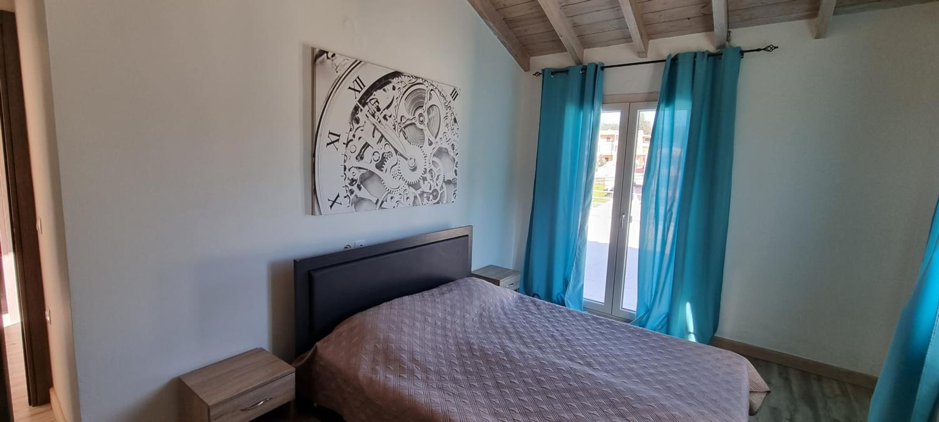 Wood metal glass photo 4