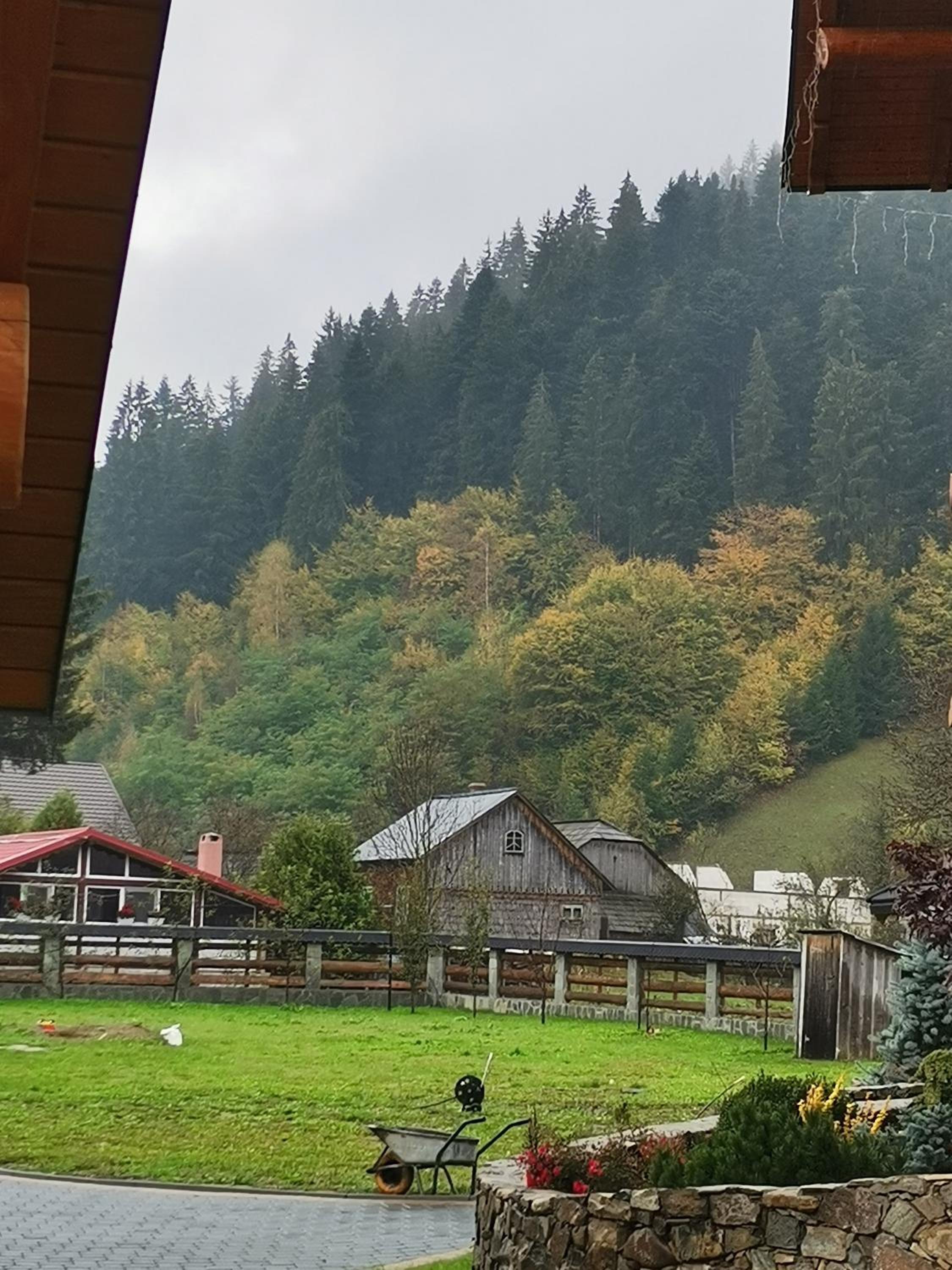 CASA de POVESTE view 3