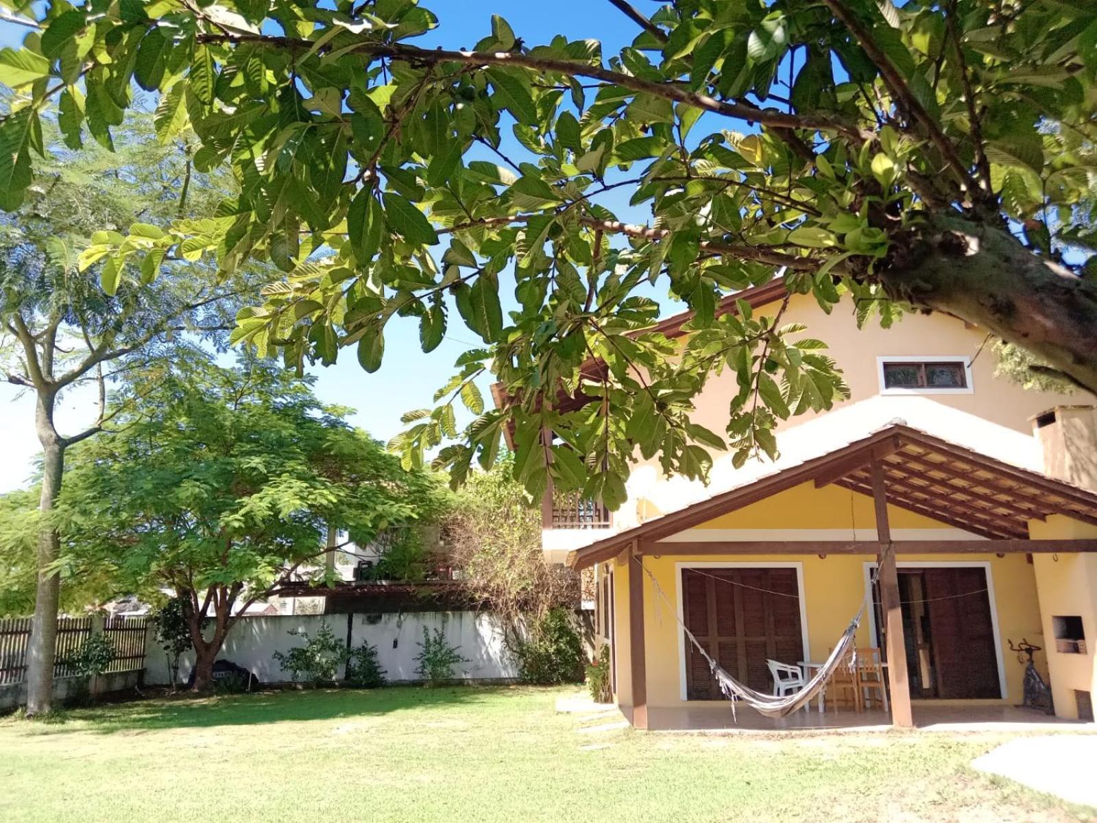 Casa grande com piscina em Florianópolis