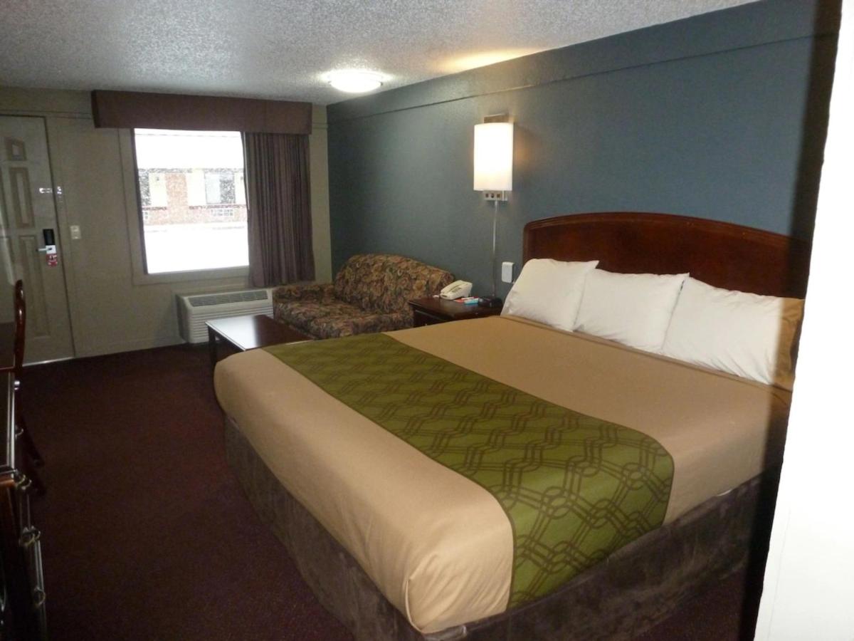 Econo Lodge Pittsburgh I-79