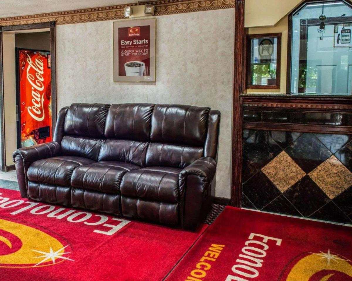 Econo Lodge Pittsburgh I-79