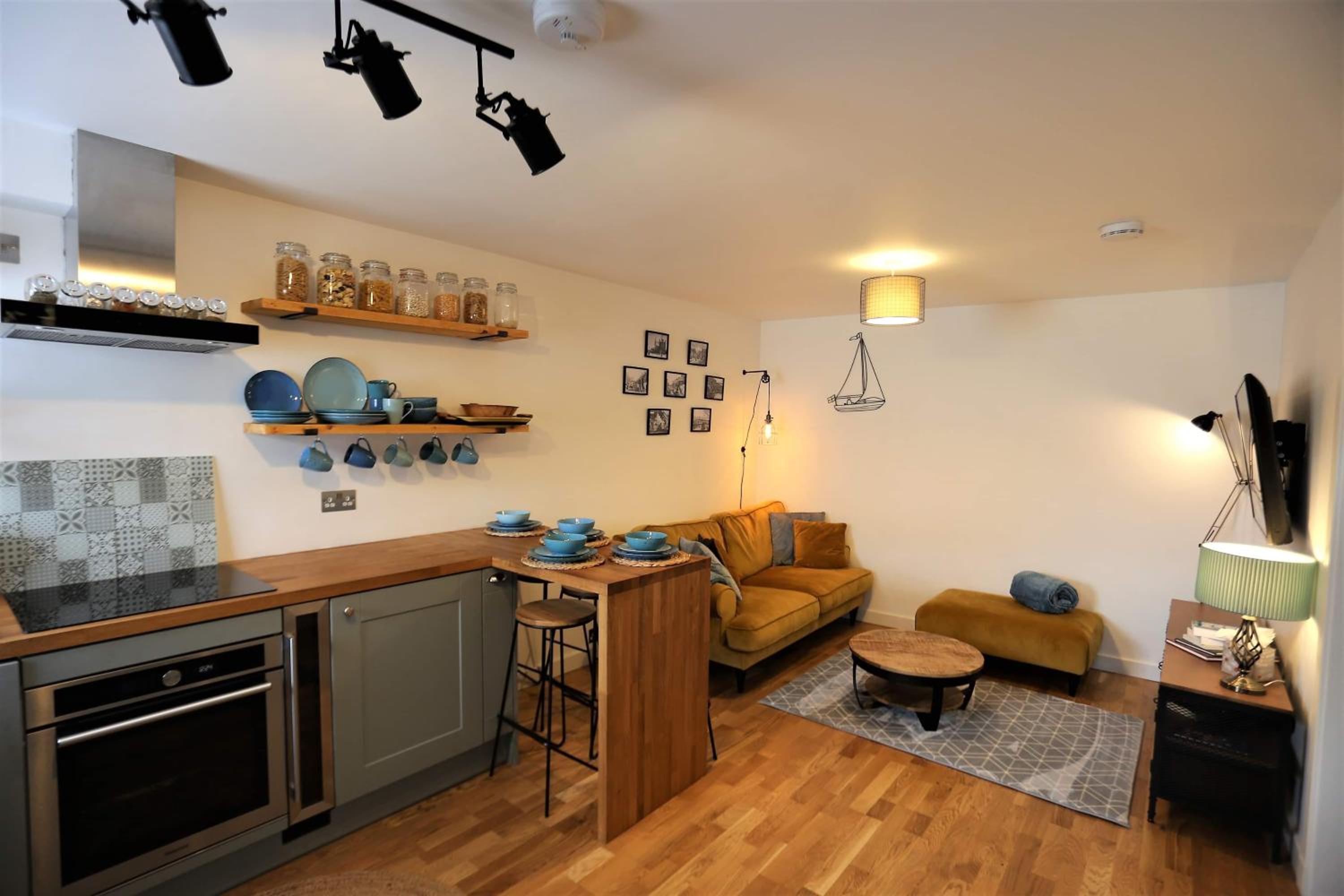 Old fisherman's Cottage No 4, free parking view 5