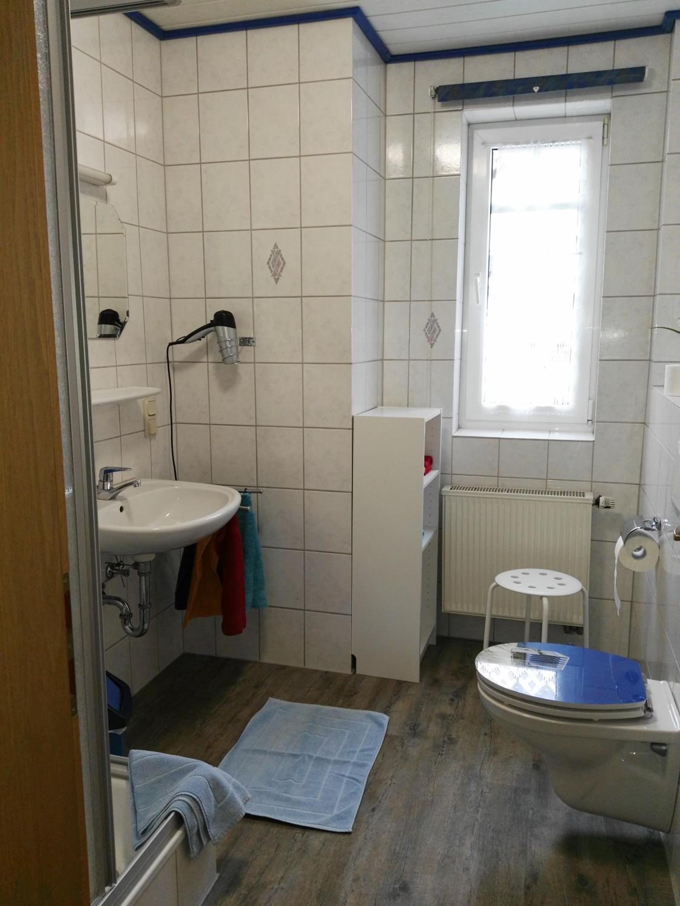 Ferienwohnungen Hochgrebe en Kleinern — bathroom