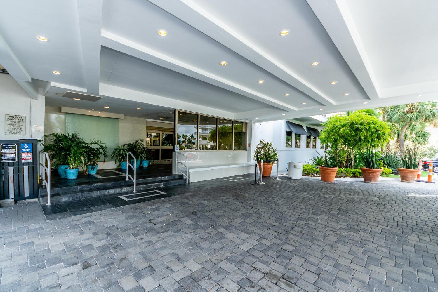 Ocean Beach Condo 3BR On the Sand 505 view 5