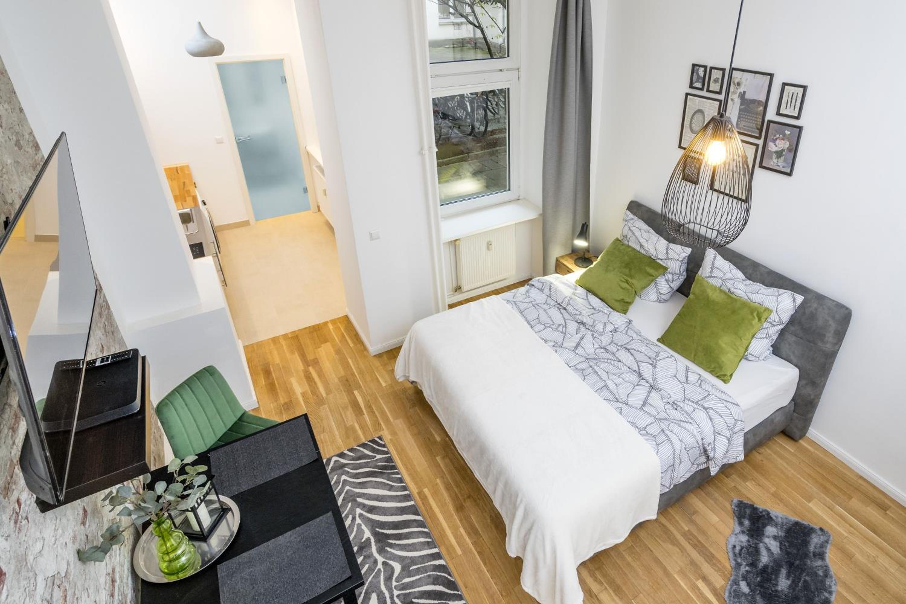 The Koburger II - Stylish studio with extra high bed for kids, 45m2 space, Ideal for families with kids or couples