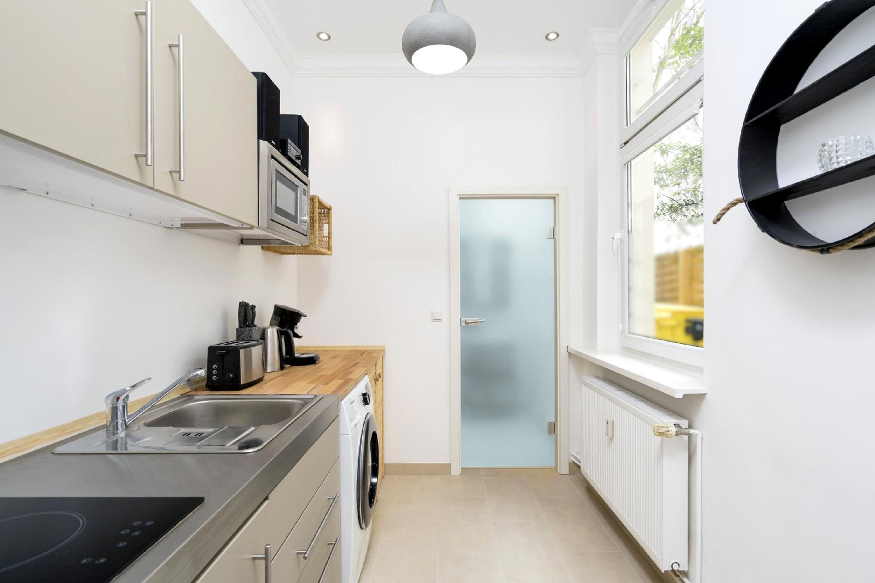 The Koburger II - Stylish studio with extra high bed for kids, 45m2 space, Ideal for families with kids or couples