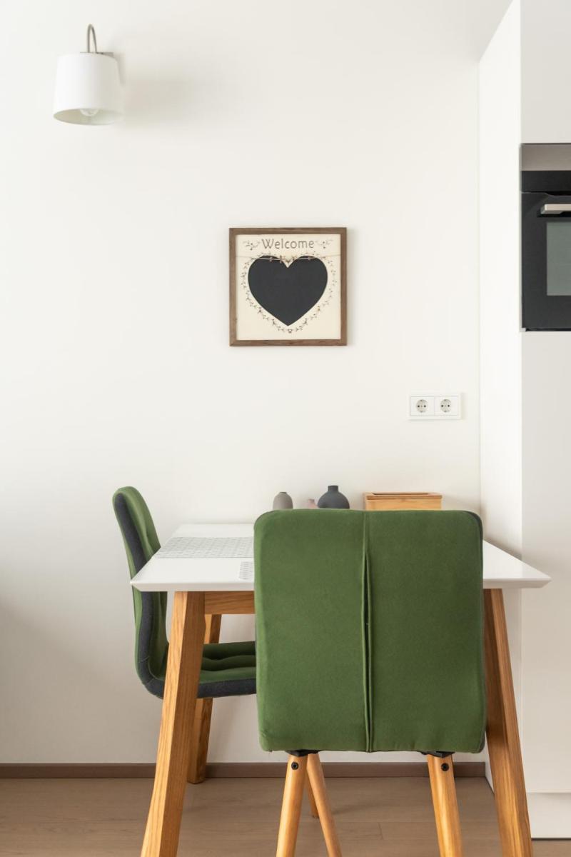 Quiet and cozy apartment next to Mariahilfer Strasse and Naschmarkt with AC