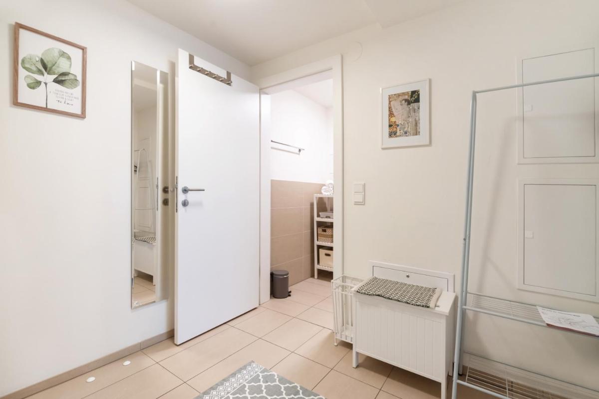 Quiet and cozy apartment next to Mariahilfer Strasse and Naschmarkt with AC