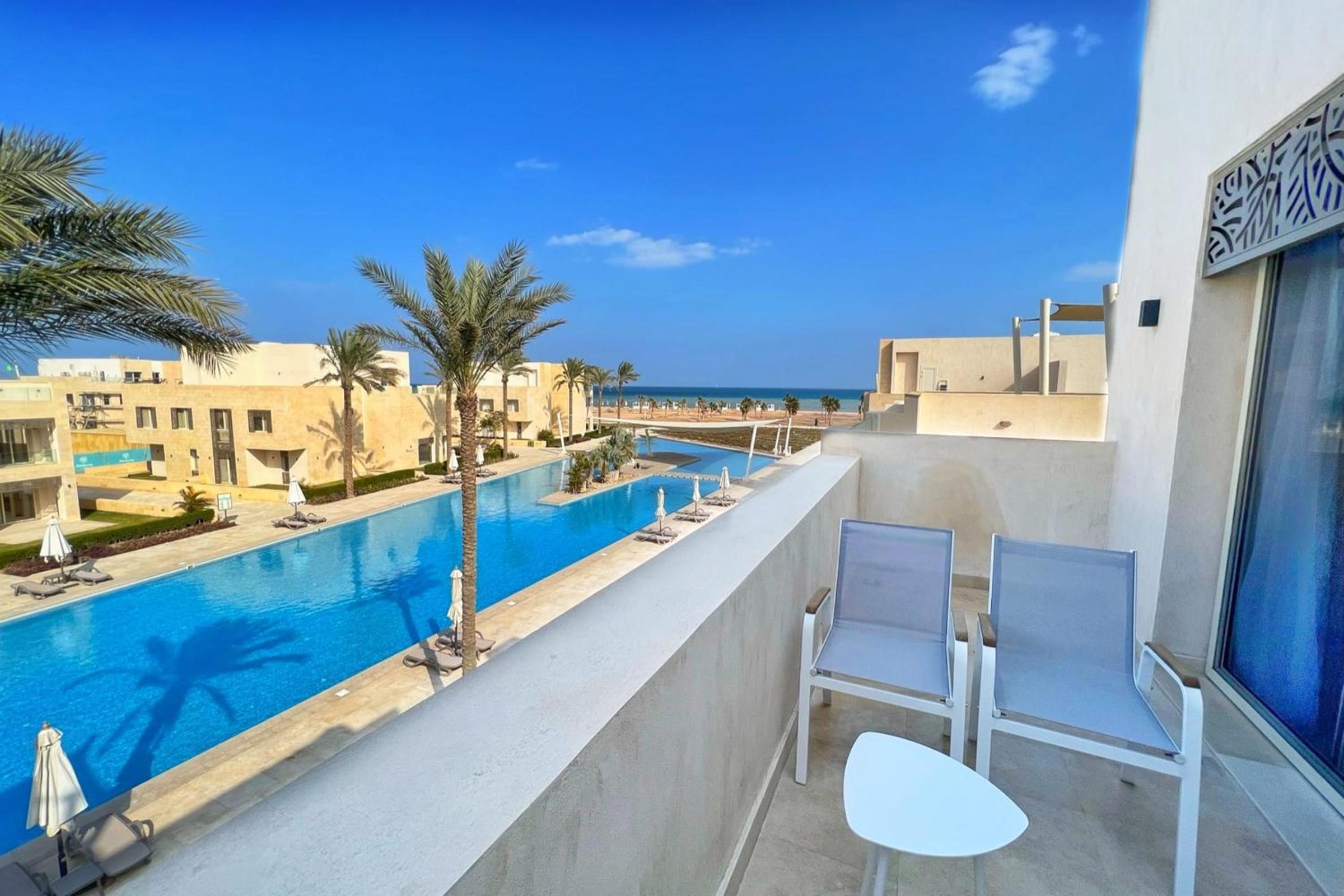 Homestyle 3BR Penthouse Pool & Beach View view 3
