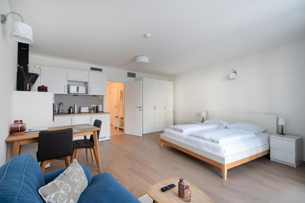 Quiet and cozy apartment next to Mariahilfer Strasse and Naschmarkt with AC
