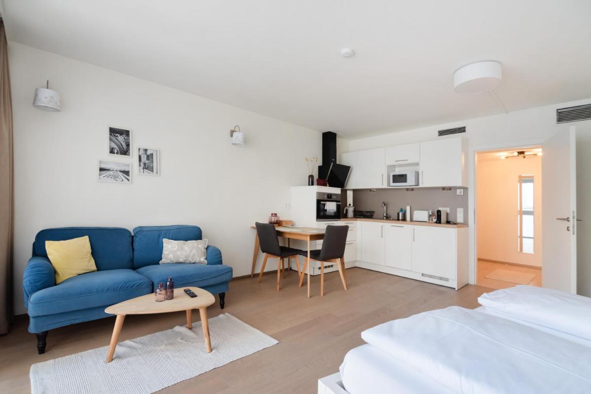 Quiet and cozy apartment next to Mariahilfer Strasse and Naschmarkt with AC