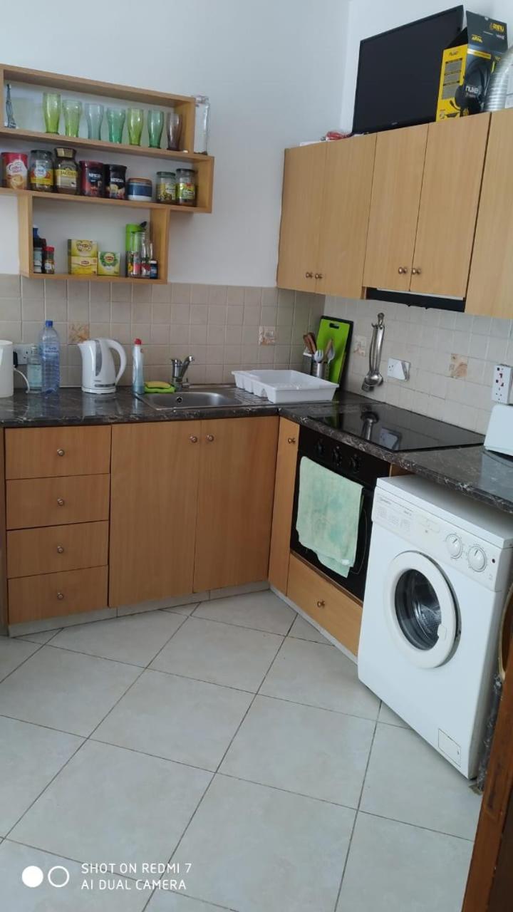 1 bedroom flat 200m from the beach in germasogia tourist area view 2