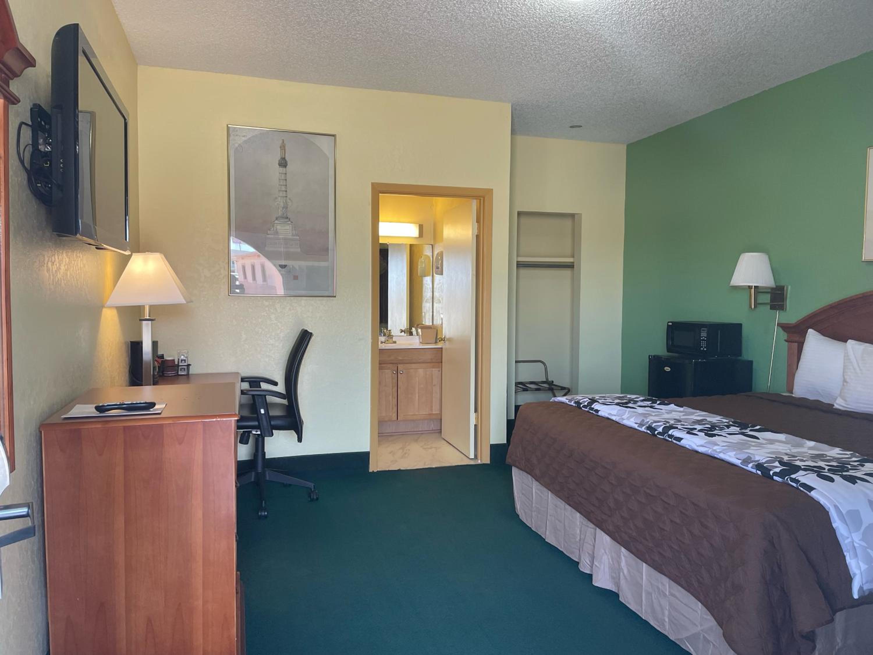Relax Inn Dilley view 2