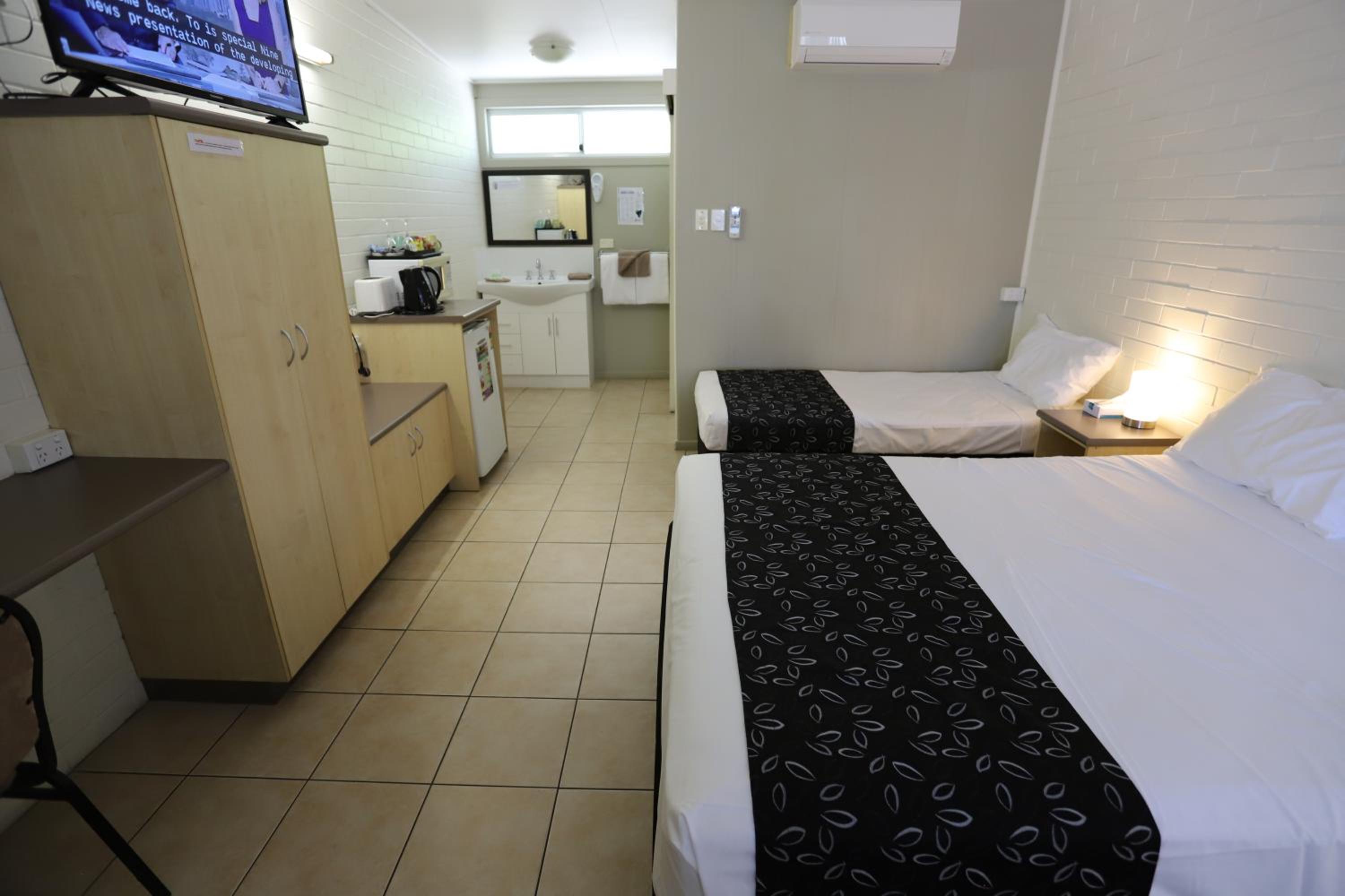 Tropic Coast Motel