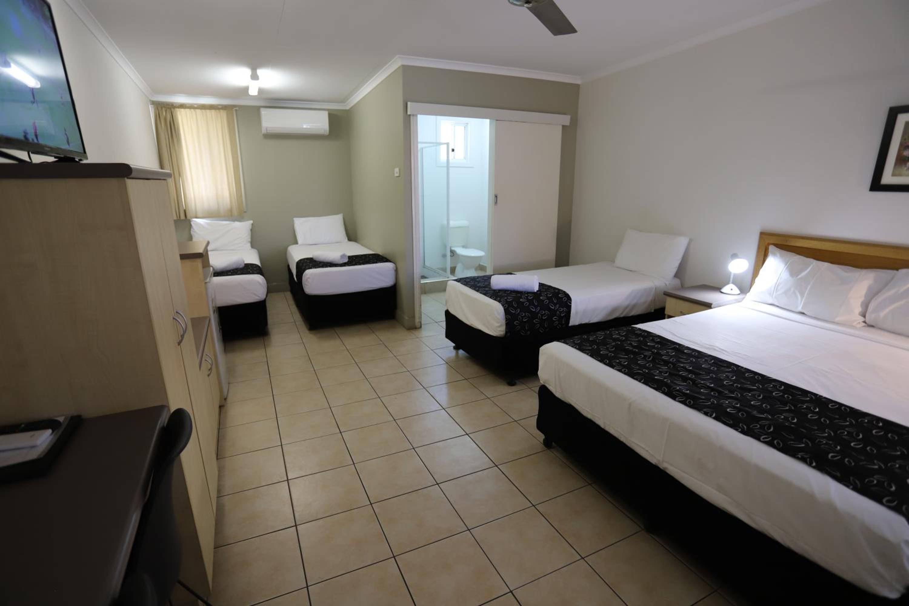 Tropic Coast Motel