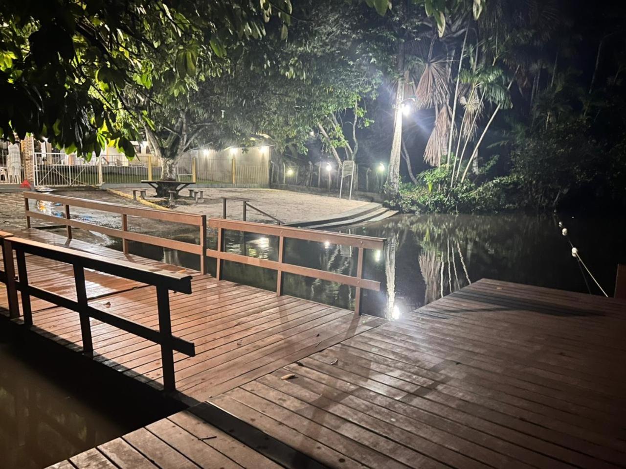 CASA DUPLEX em CONDOMÍNIO à beira do RIO PREGUIÇAS