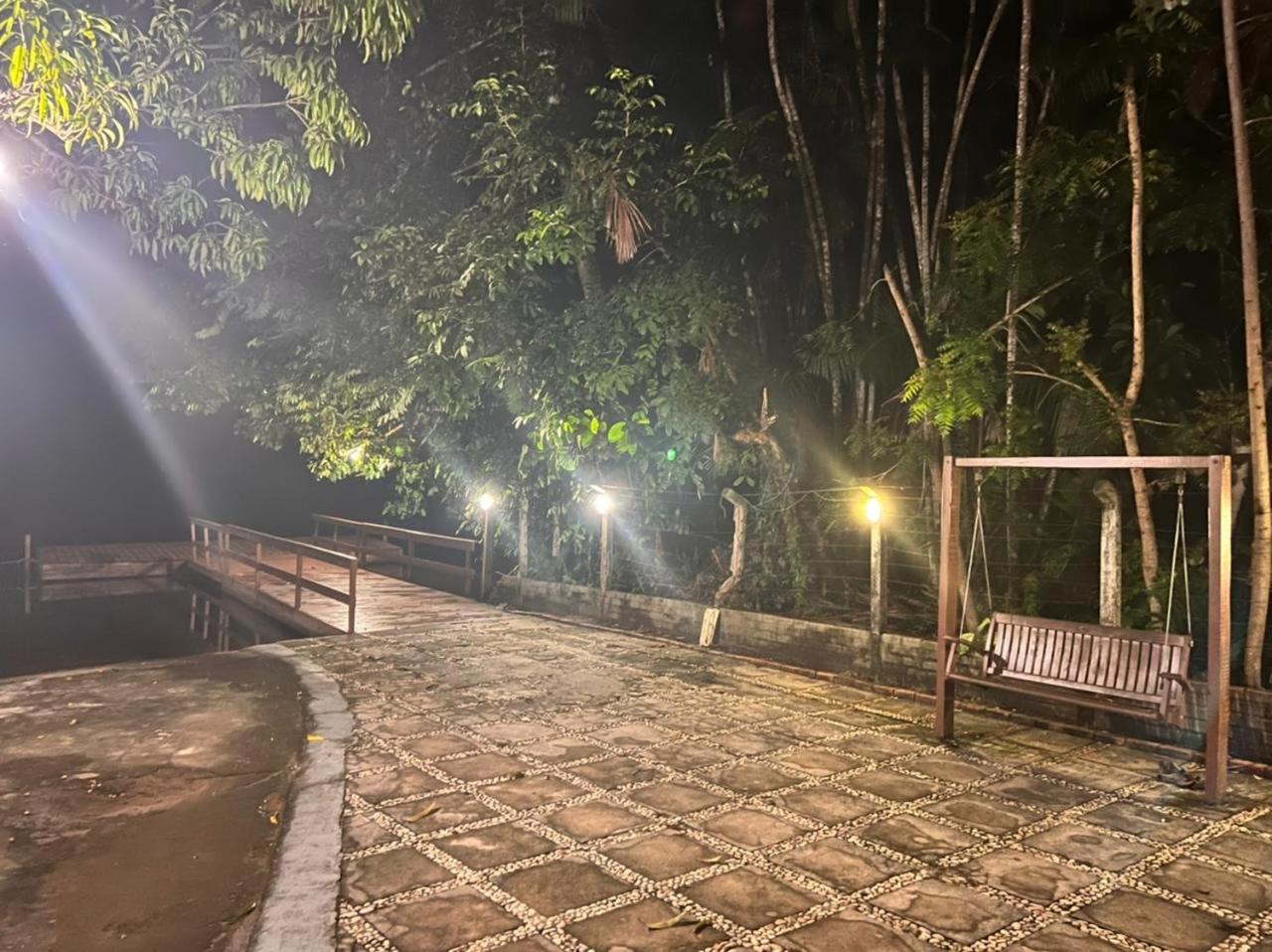 CASA DUPLEX em CONDOMÍNIO à beira do RIO PREGUIÇAS