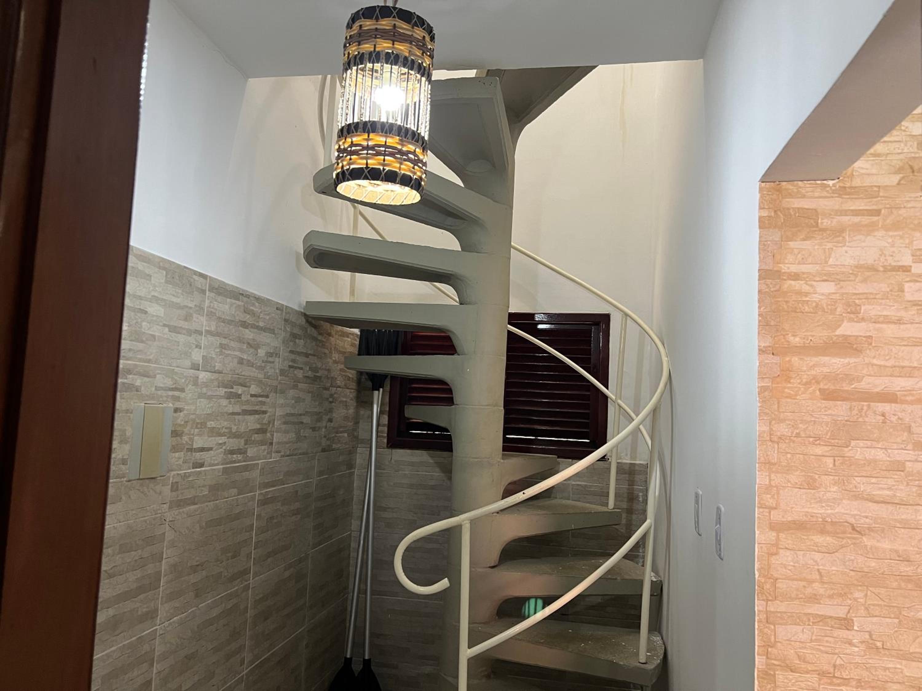 CASA DUPLEX em CONDOMÍNIO à beira do RIO PREGUIÇAS