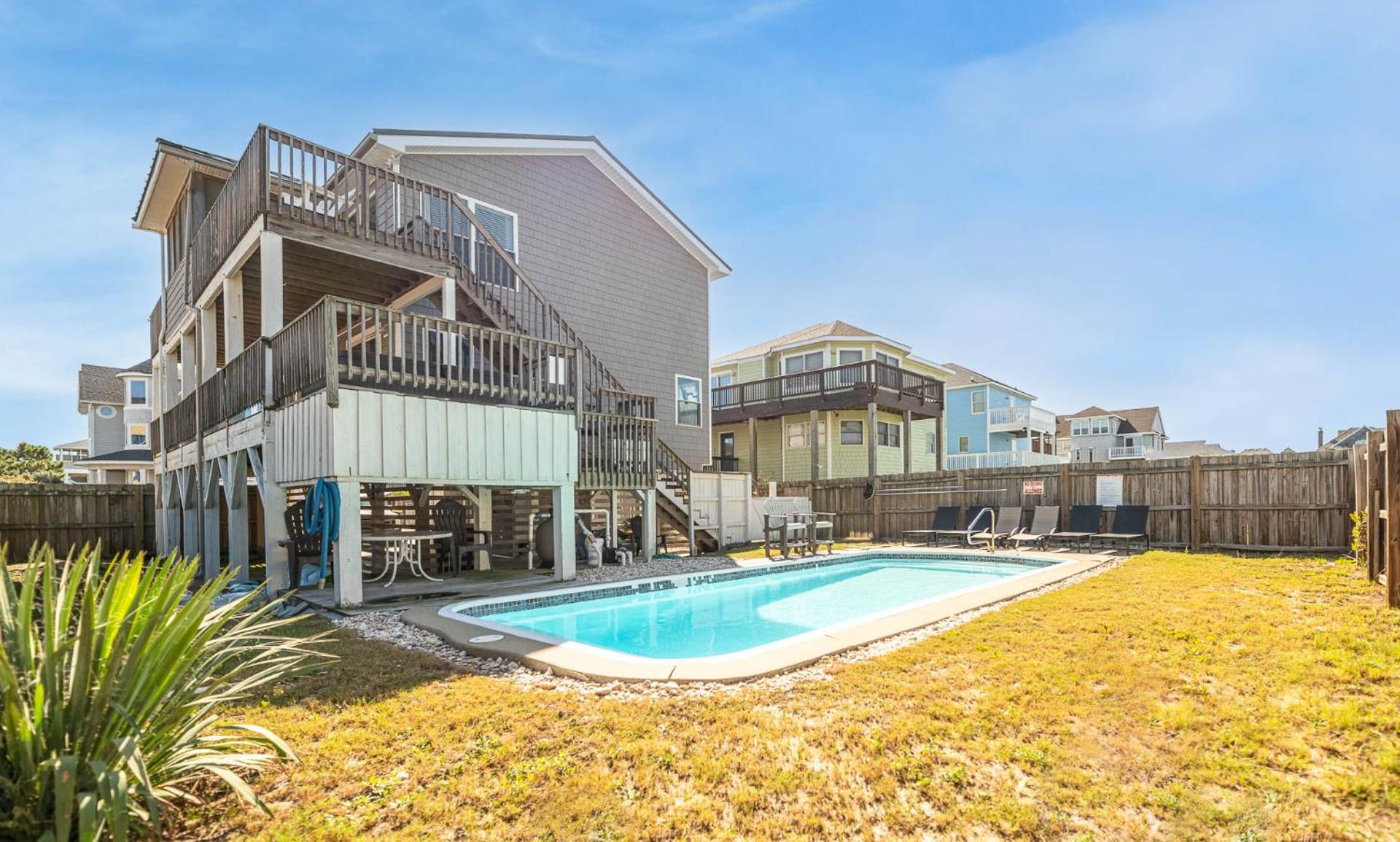 3 Little Gulls - Corolla, Ocean Sands, 30 Ft to Beach, Semi-Oceanfront, Pool, Hot Tub, Pets OK