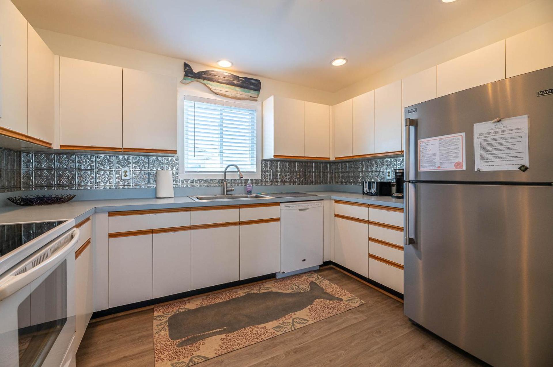 3 Little Gulls - Corolla, Ocean Sands, 30 Ft to Beach, Semi-Oceanfront, Pool, Hot Tub, Pets OK