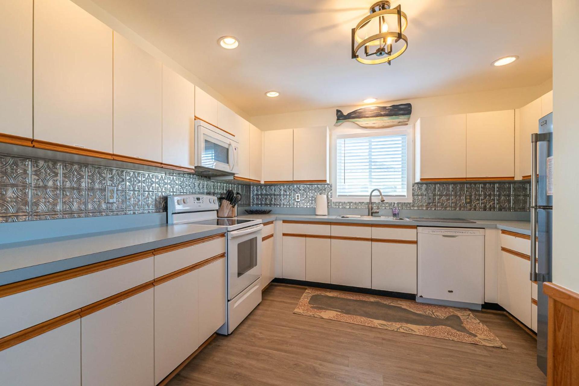 3 Little Gulls - Corolla, Ocean Sands, 30 Ft to Beach, Semi-Oceanfront, Pool, Hot Tub, Pets OK