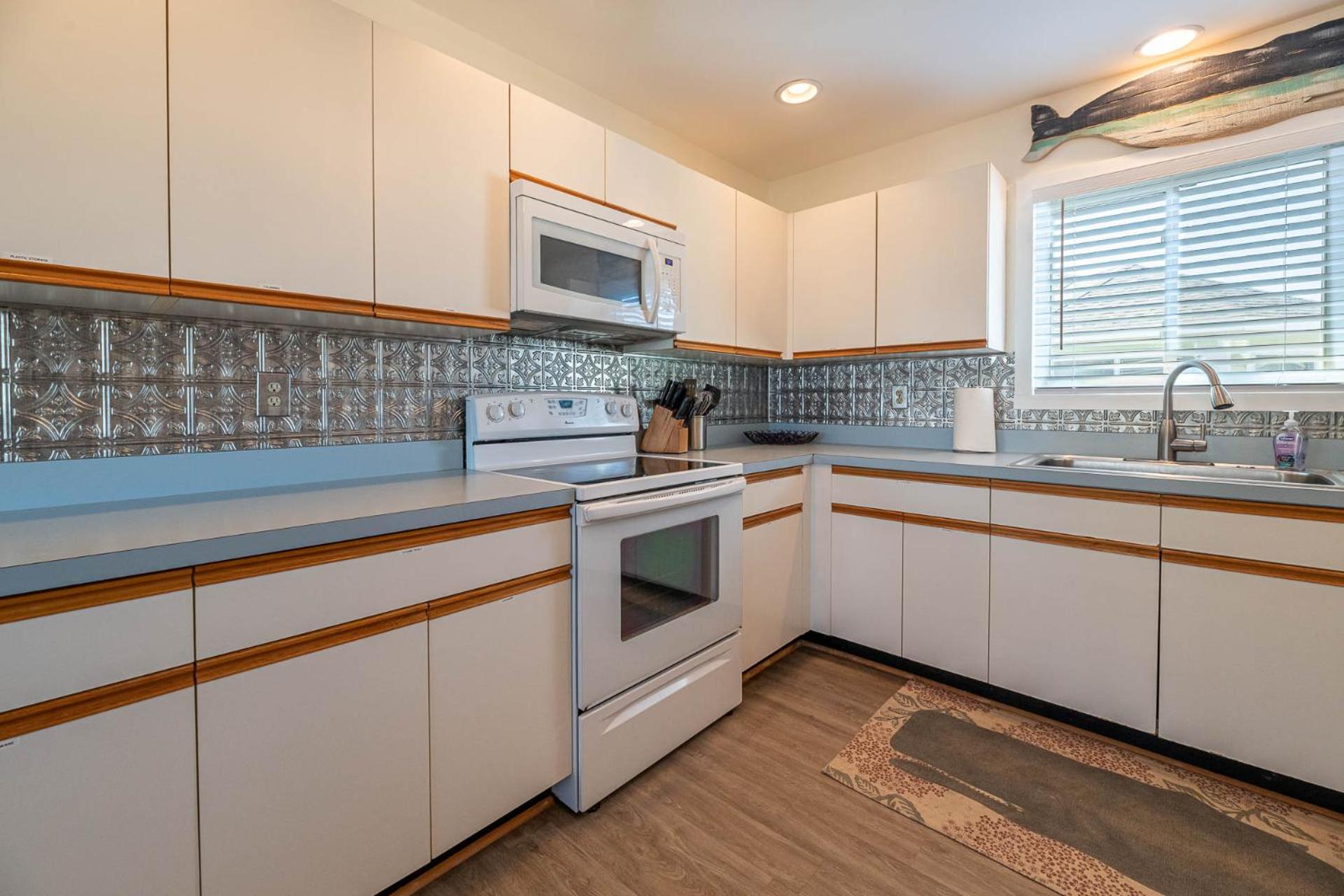 3 Little Gulls - Corolla, Ocean Sands, 30 Ft to Beach, Semi-Oceanfront, Pool, Hot Tub, Pets OK
