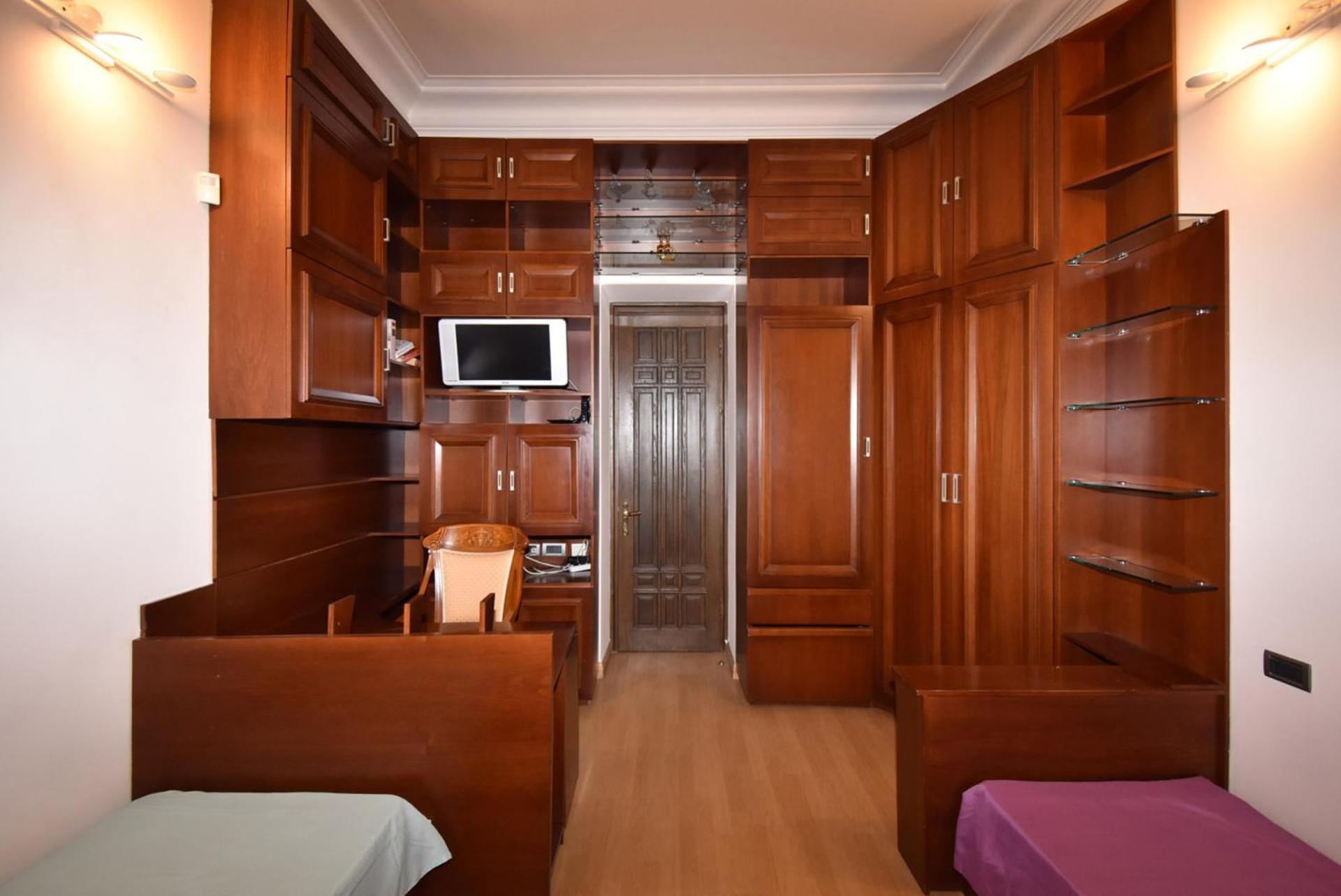 Northern Avenue, 2 bedrooms Beautiful, Renovated apartment TT339