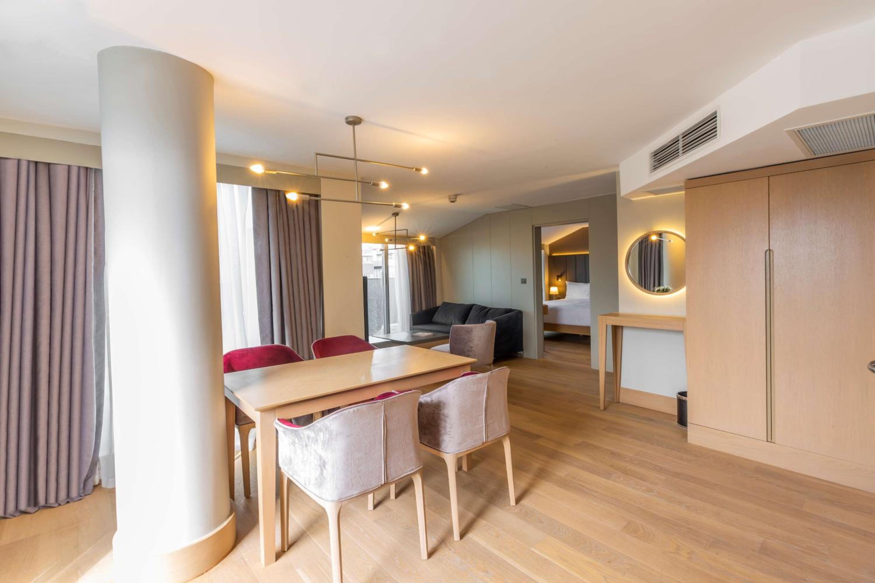 Radisson Otel İstanbul Harbiye - Image 24