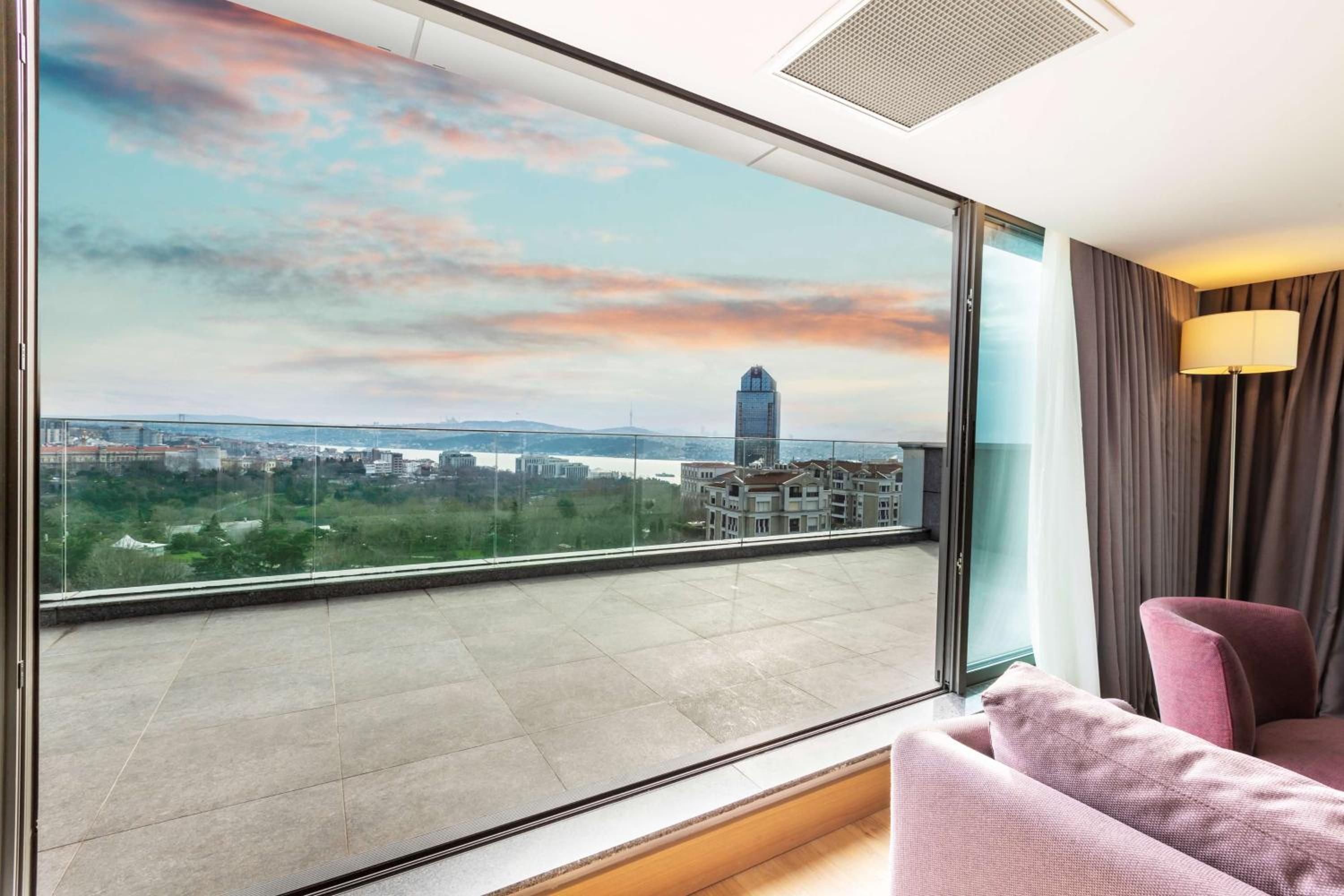 Radisson Otel İstanbul Harbiye - Image 19