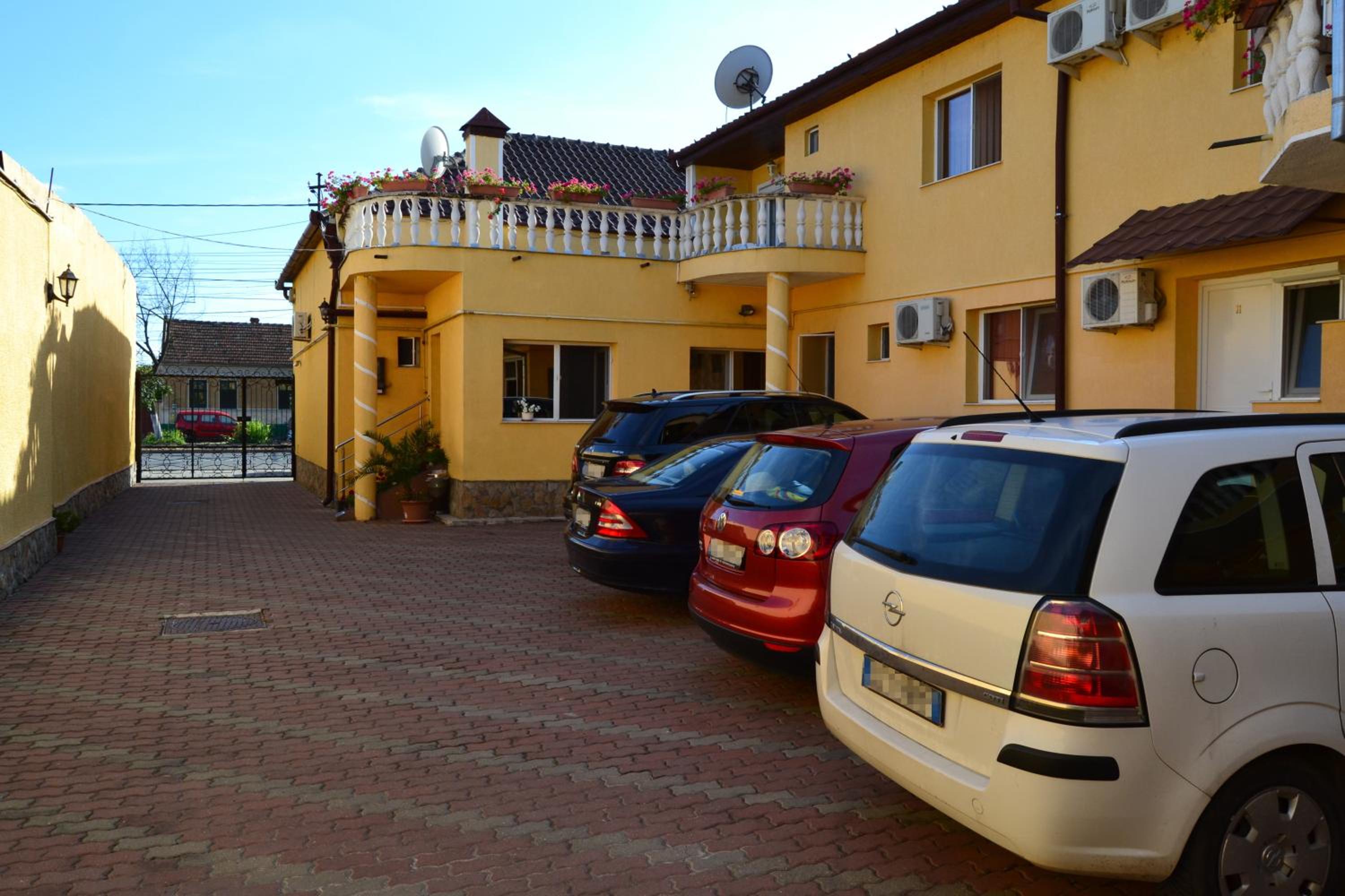 Pensiunea Alexander view 5