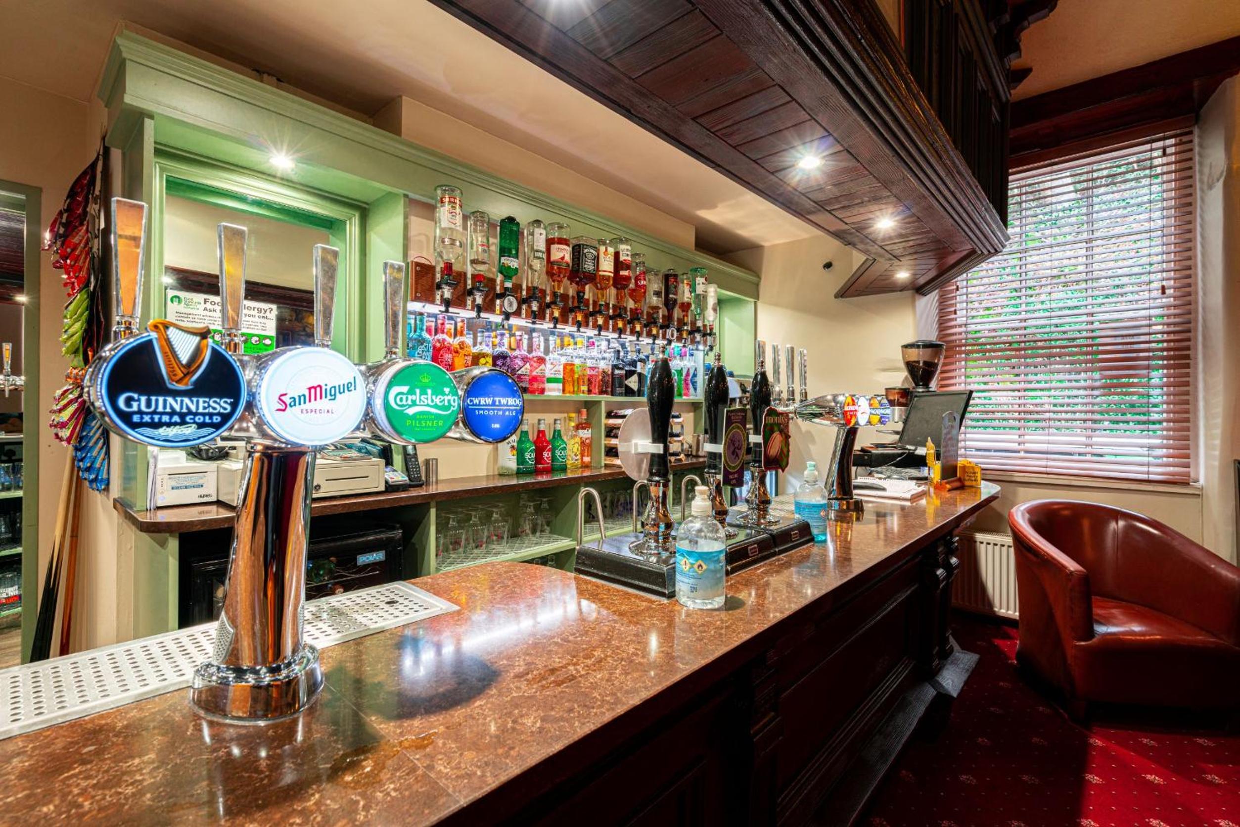 Grapes Hotel, Bar & Restaurant Snowdonia Nr Zip World