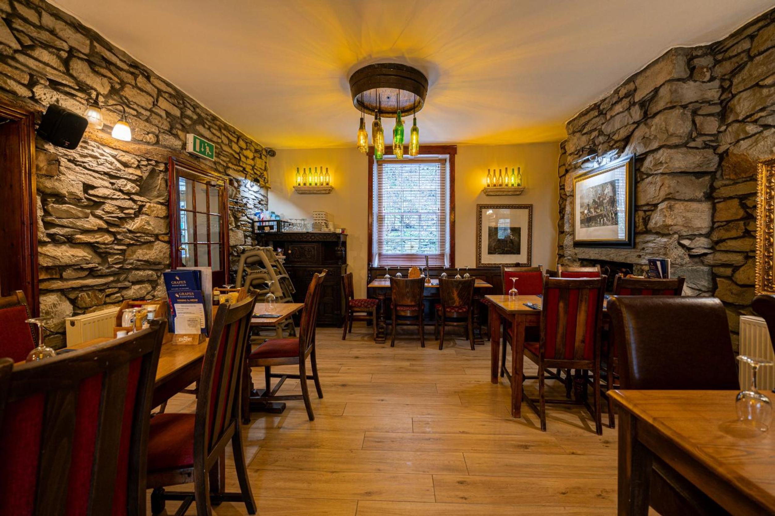 Grapes Hotel, Bar & Restaurant Snowdonia Nr Zip World