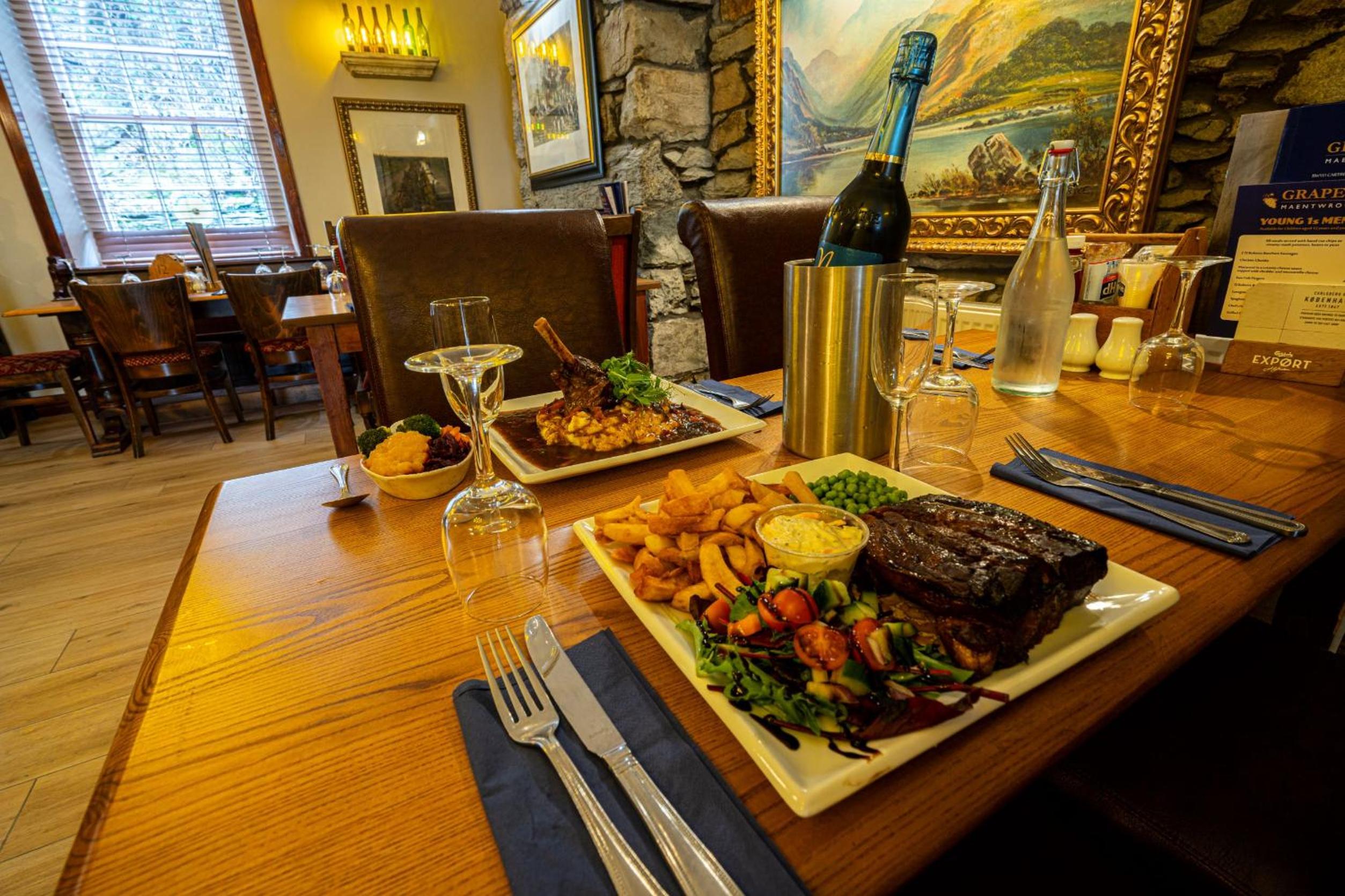 Grapes Hotel, Bar & Restaurant Snowdonia Nr Zip World
