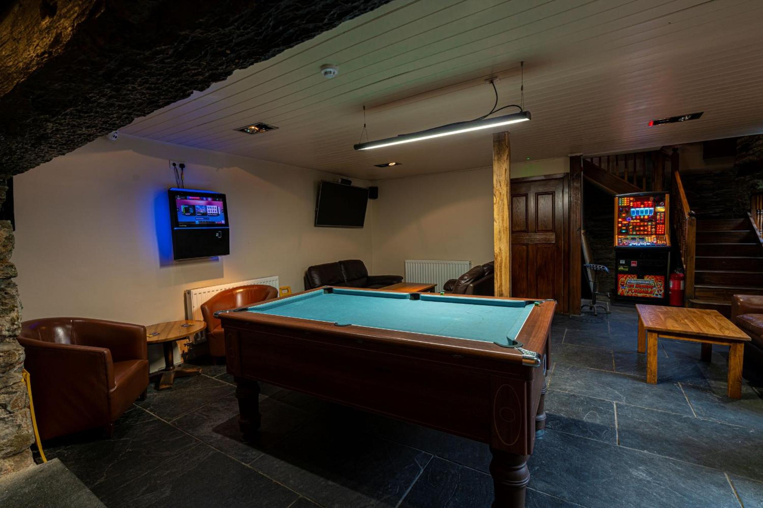 Grapes Hotel, Bar & Restaurant Snowdonia Nr Zip World