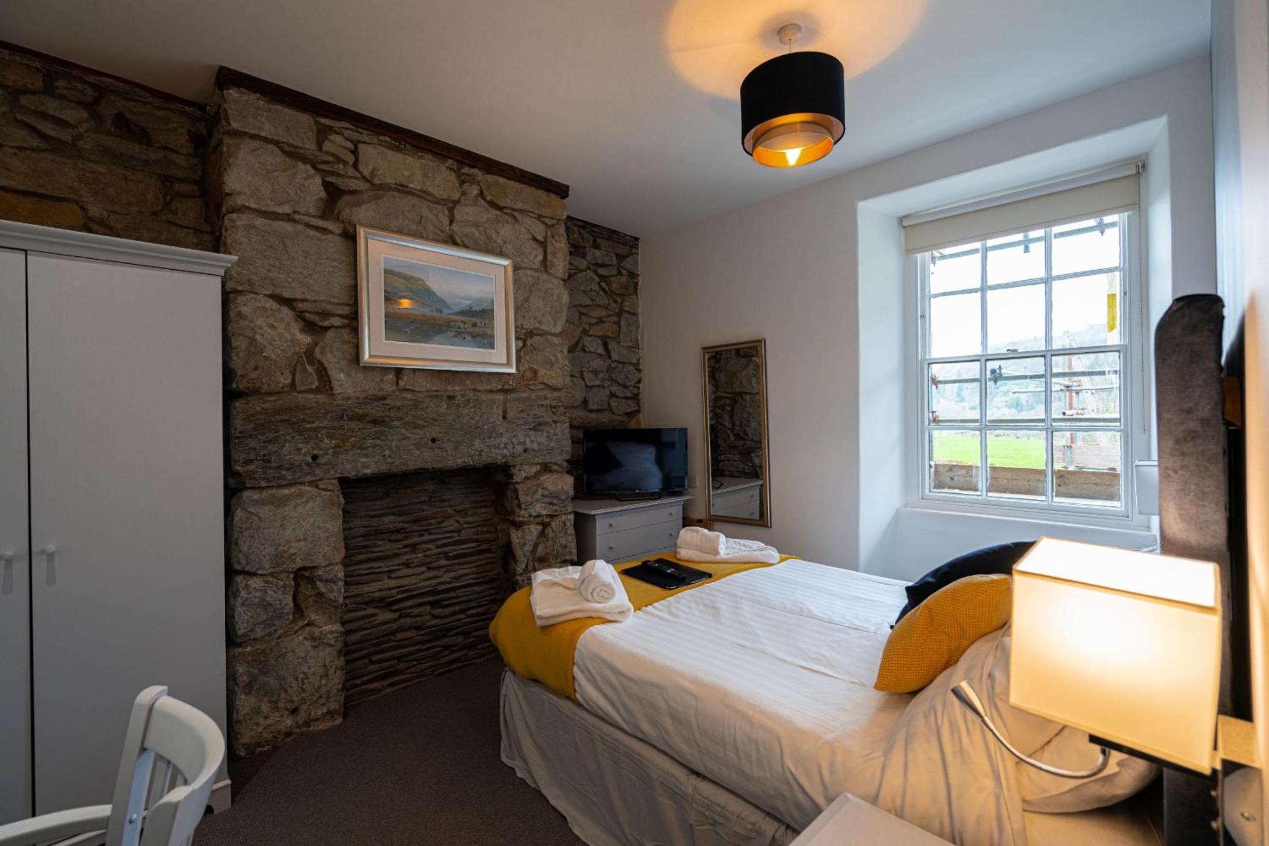 Grapes Hotel, Bar & Restaurant Snowdonia Nr Zip World