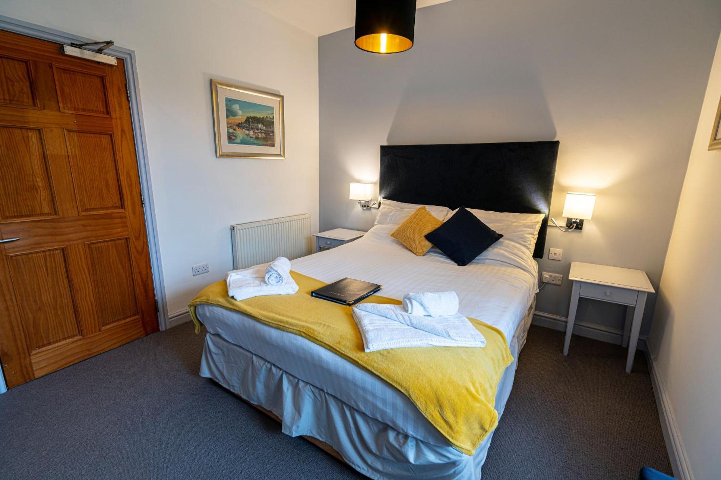 Grapes Hotel, Bar & Restaurant Snowdonia Nr Zip World