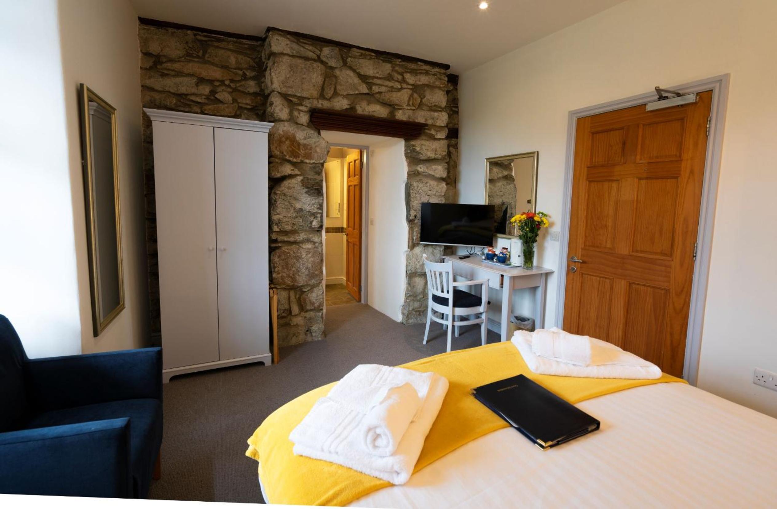 Grapes Hotel, Bar & Restaurant Snowdonia Nr Zip World
