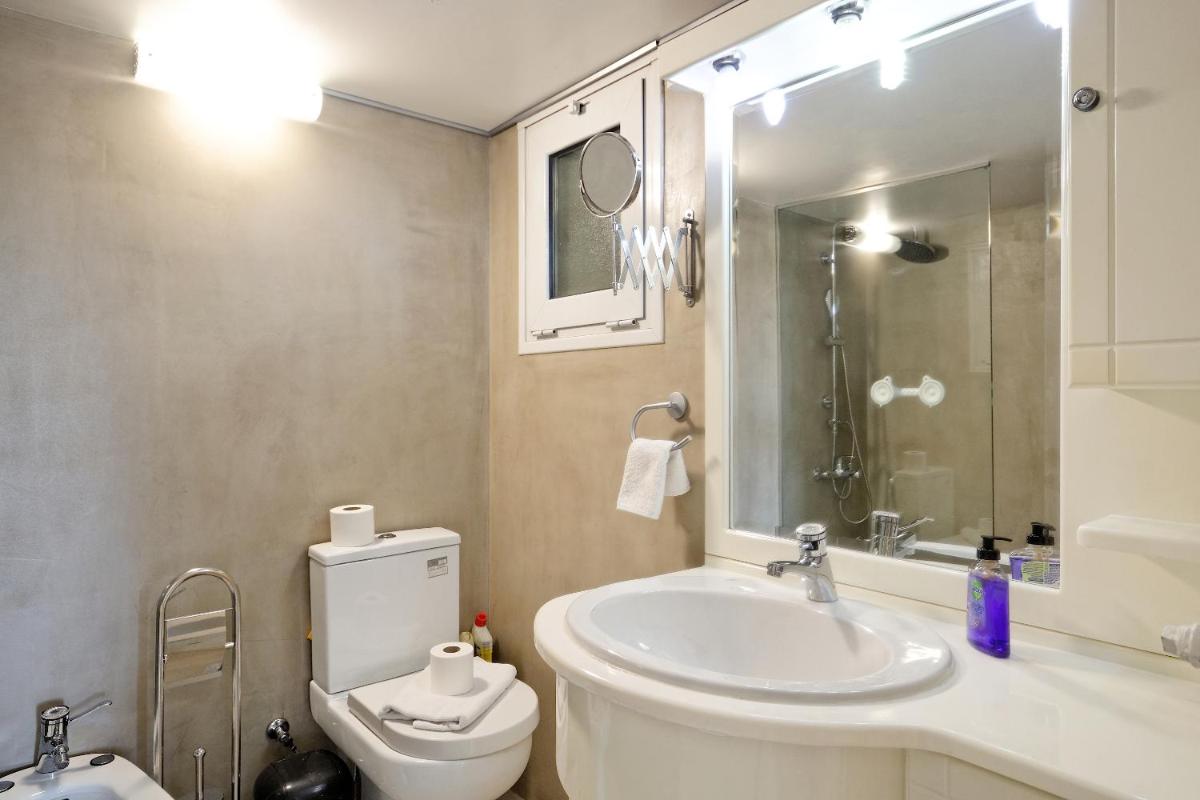 Glyfada Breeze Apartments