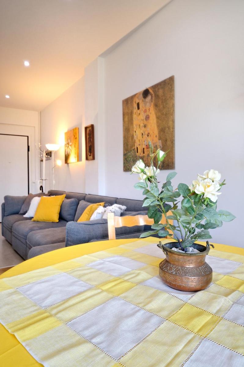 Glyfada Breeze Apartments