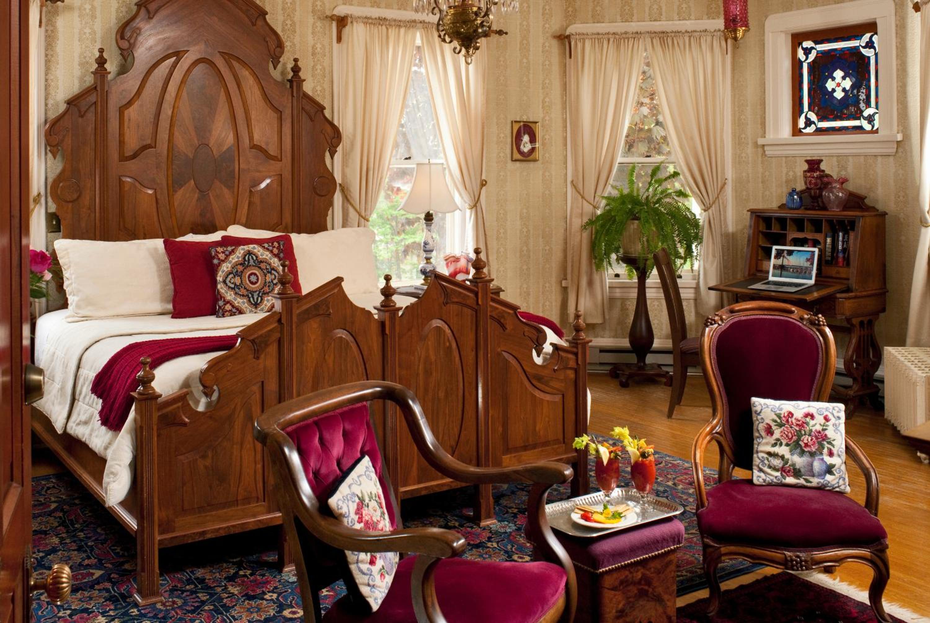 Old Rittenhouse Inn