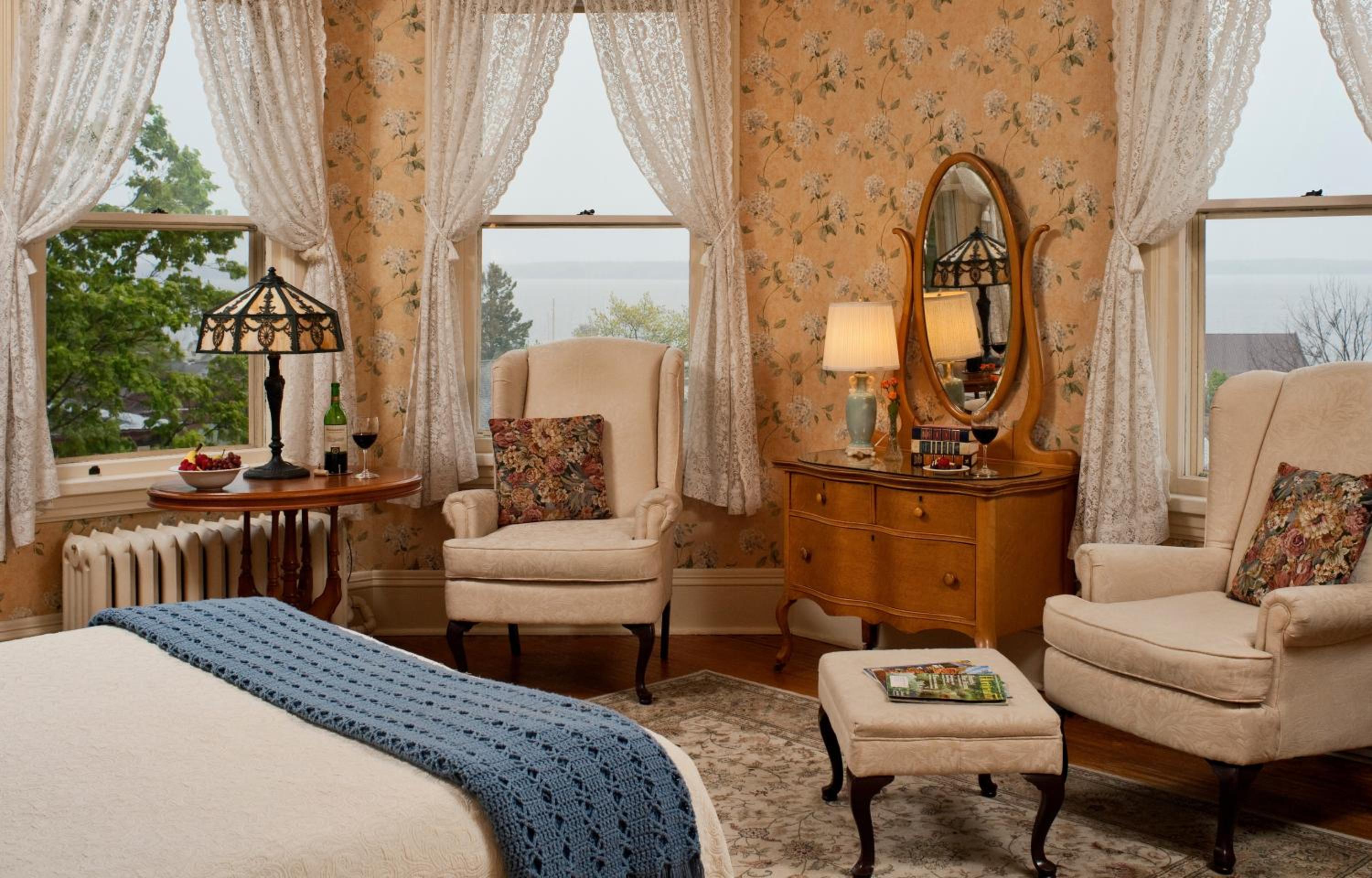 Old Rittenhouse Inn