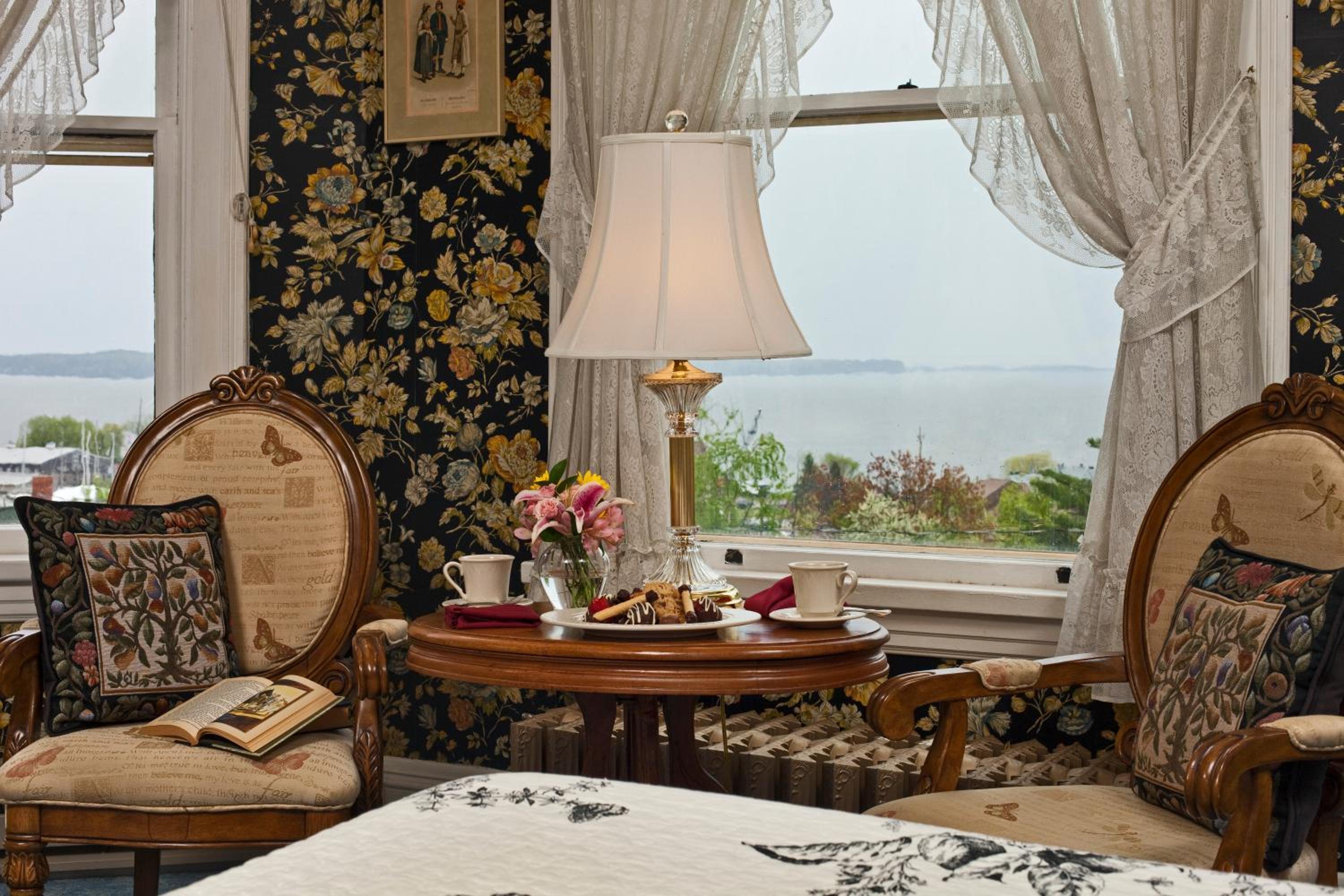 Old Rittenhouse Inn