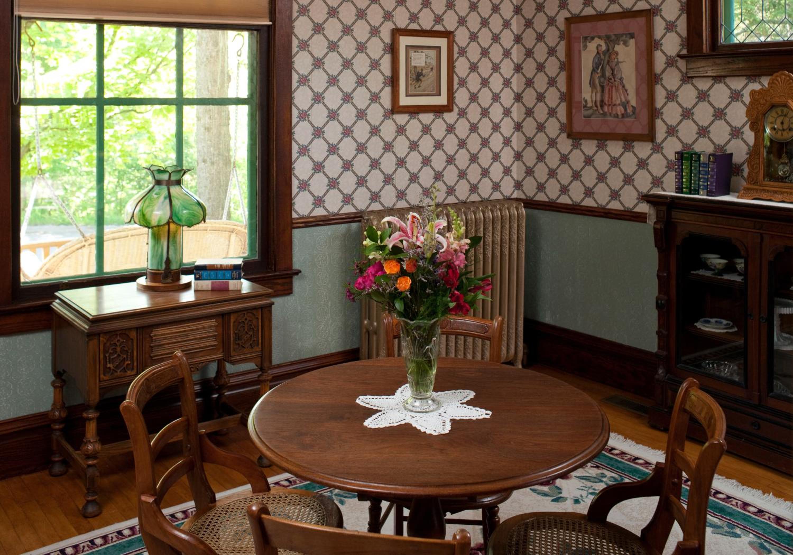 Old Rittenhouse Inn