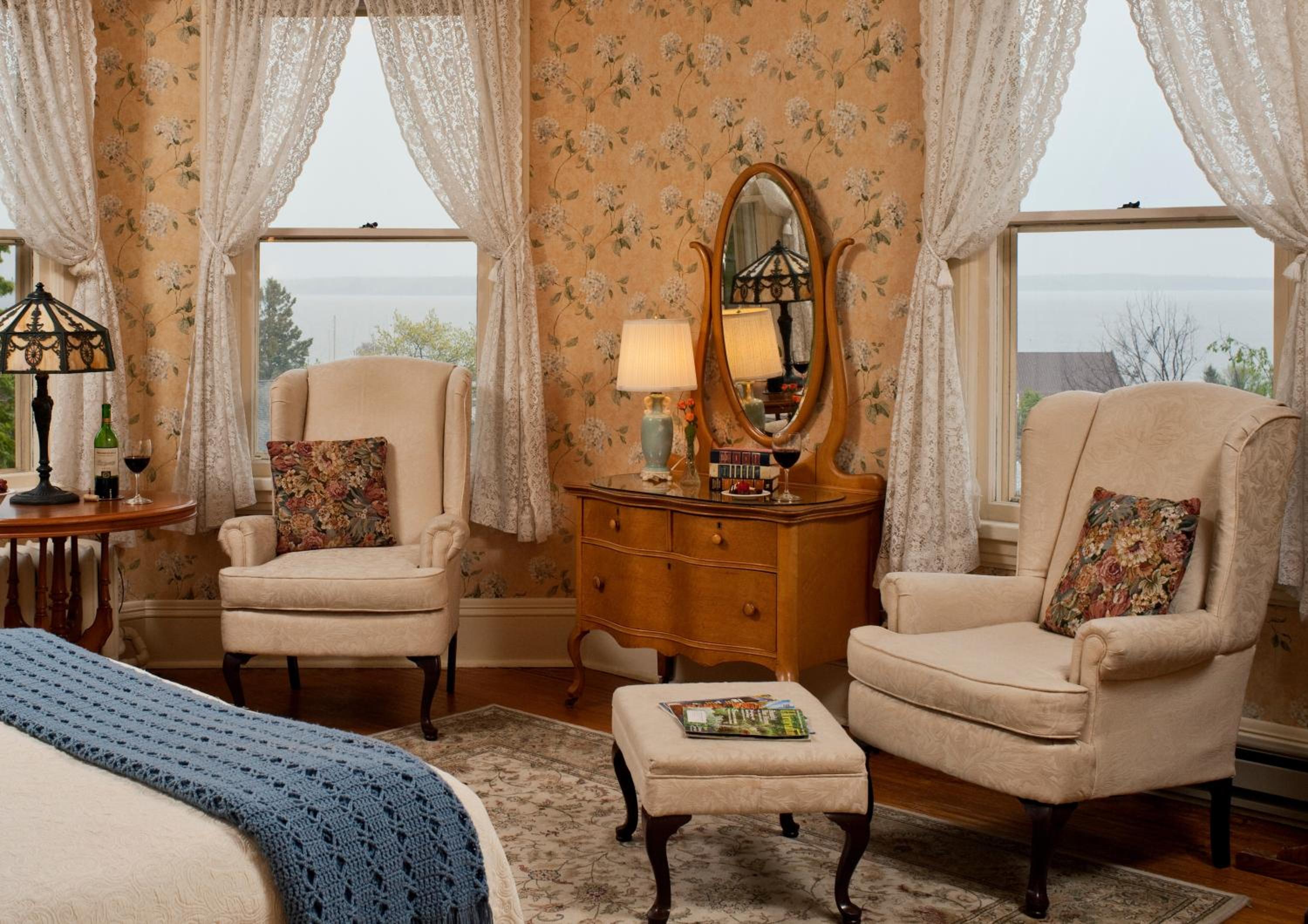 Old Rittenhouse Inn