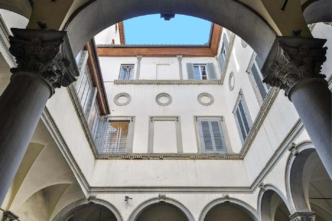 Maggio Palace by VacaVilla