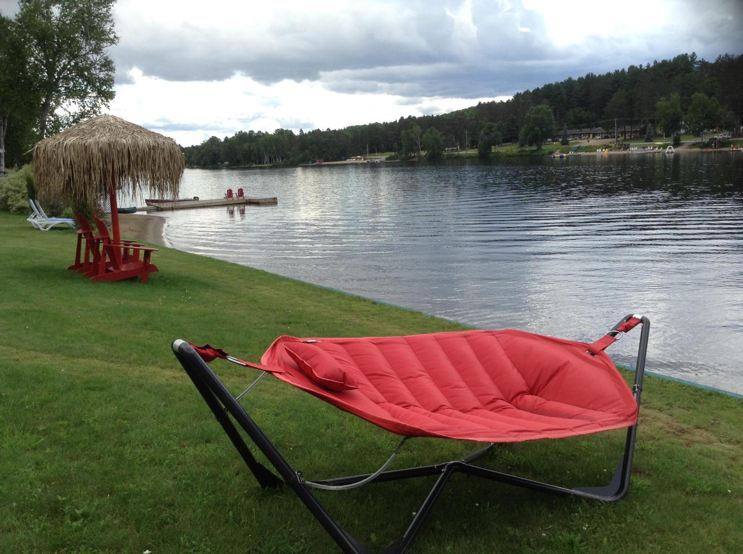 Algonquin Lakeside Inn