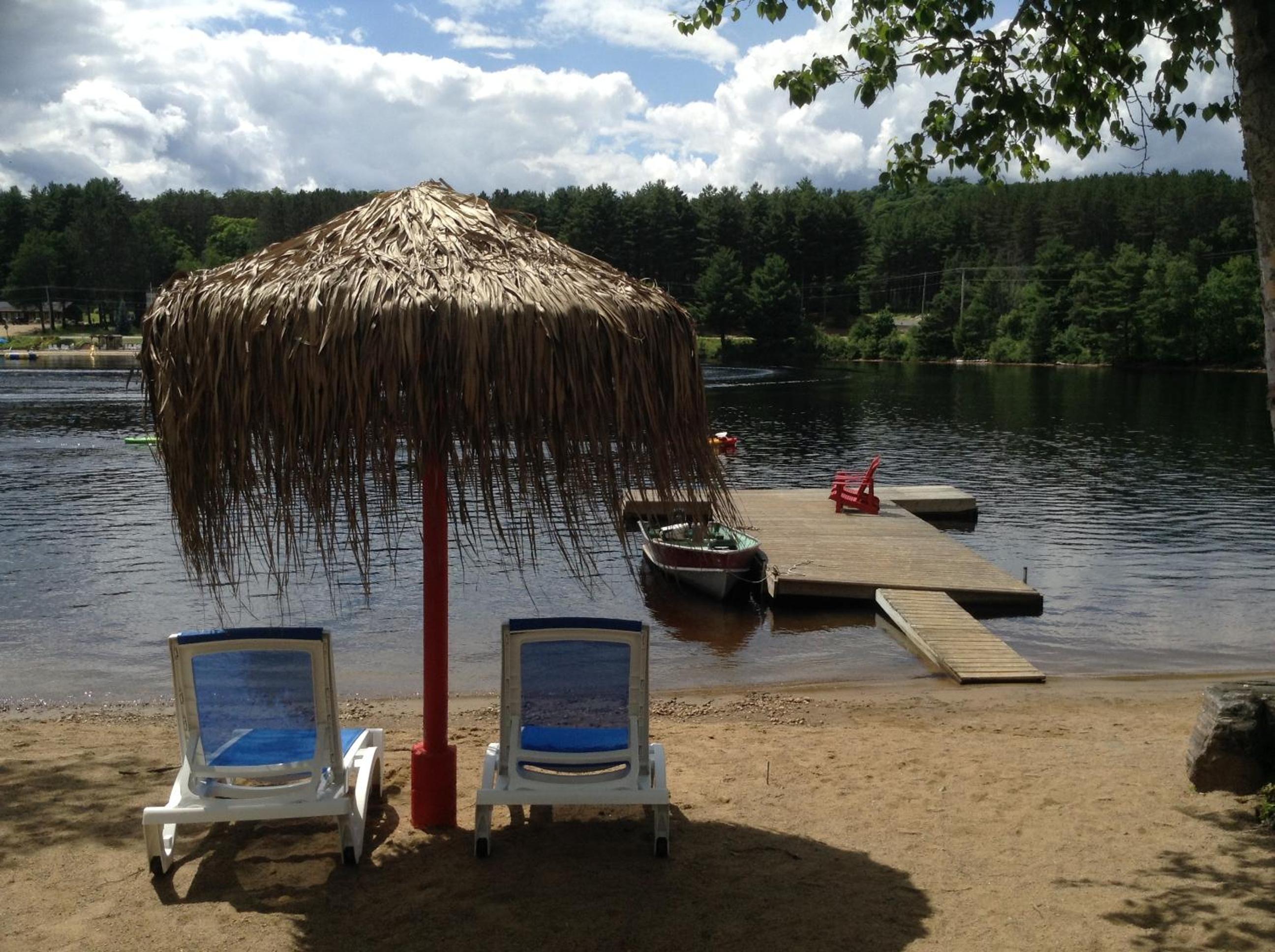 Algonquin Lakeside Inn